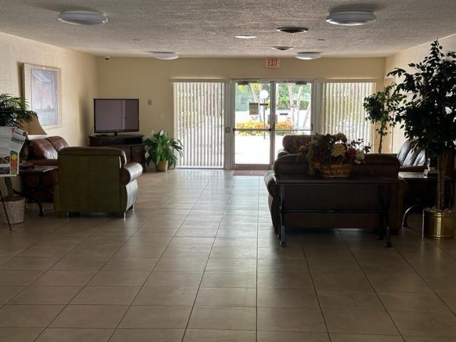 ORIOLE GARDENS - Residential