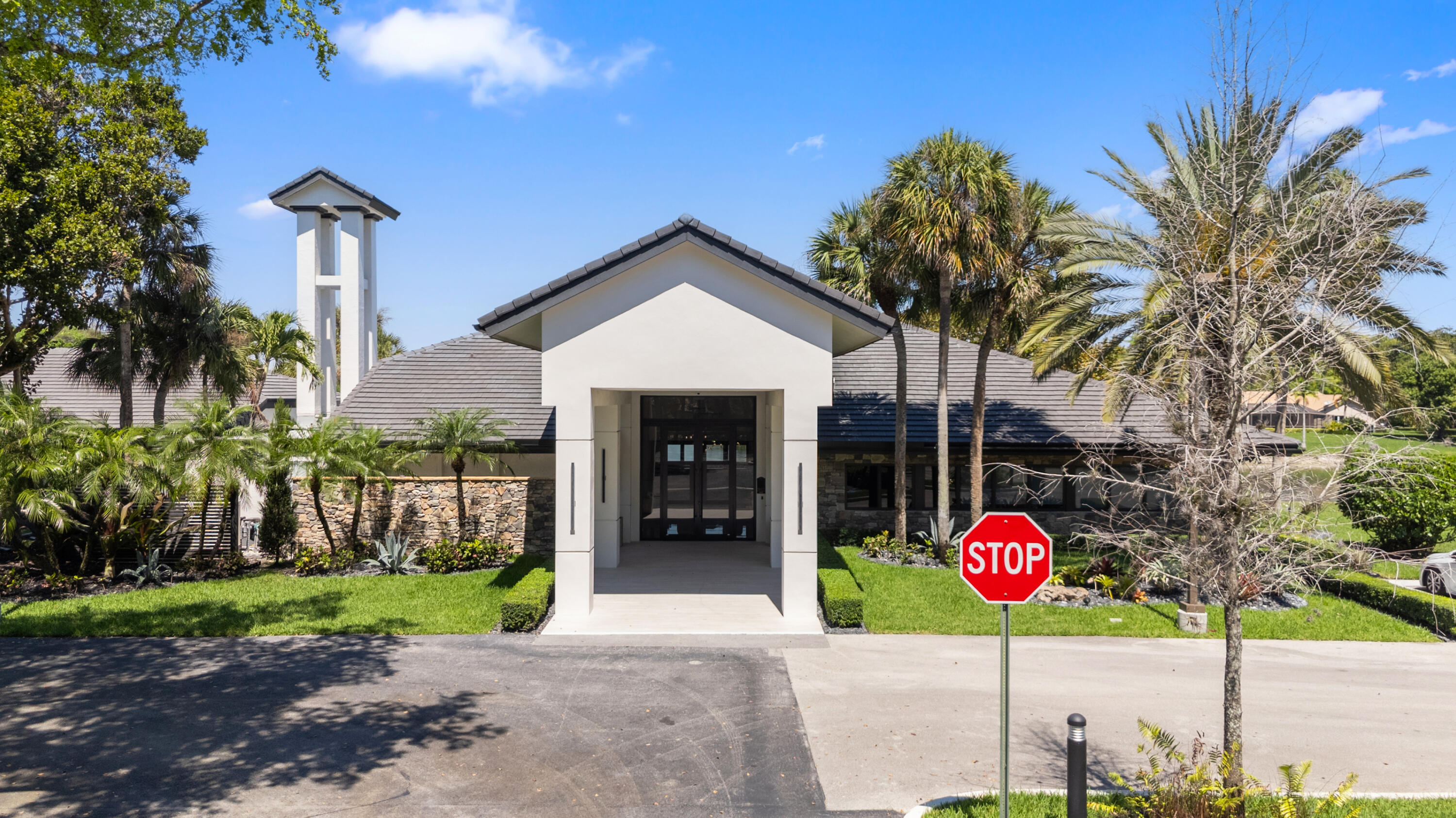 PARKLAND LAKES - Residential