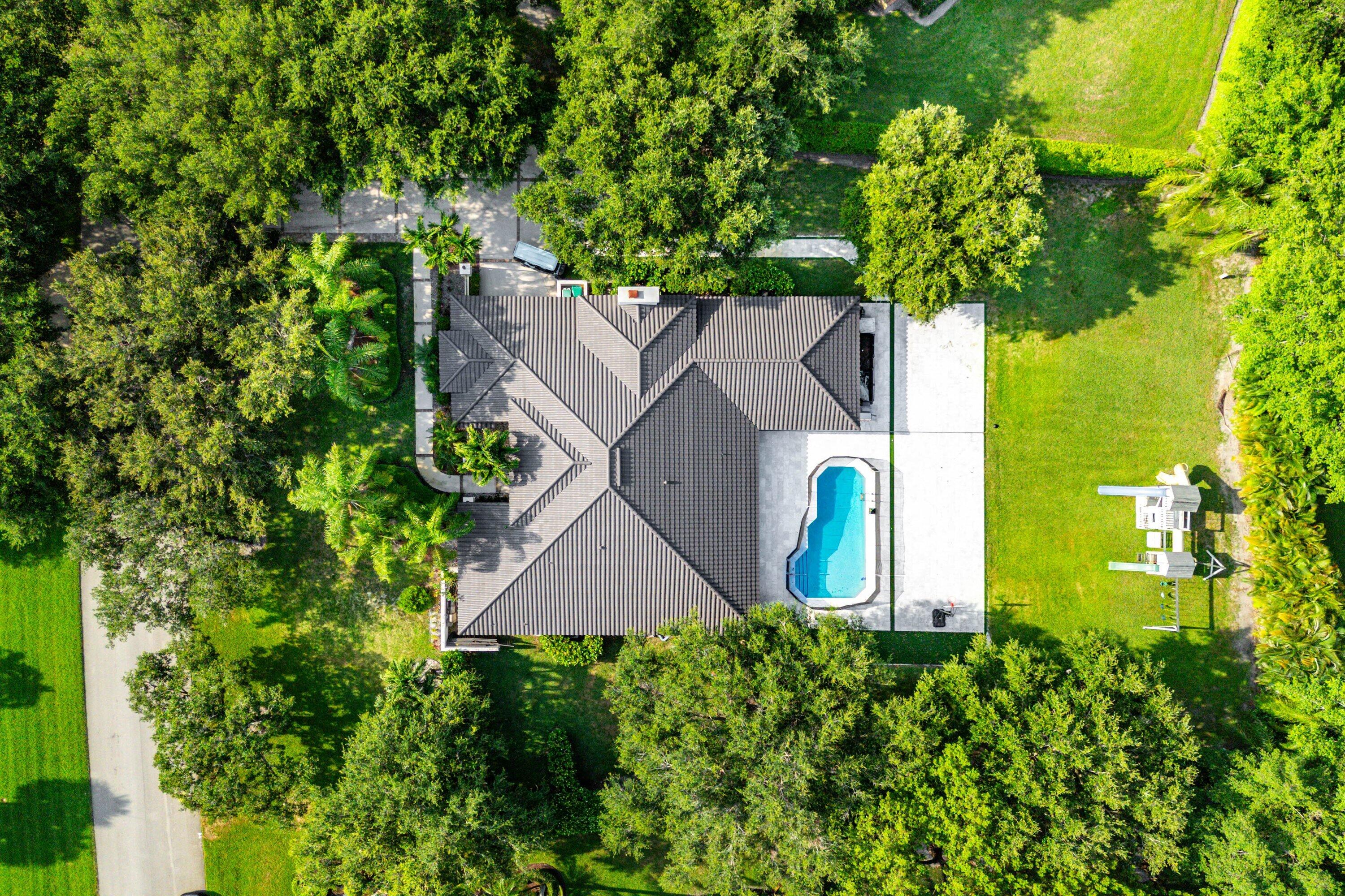 PARKLAND LAKES - Residential