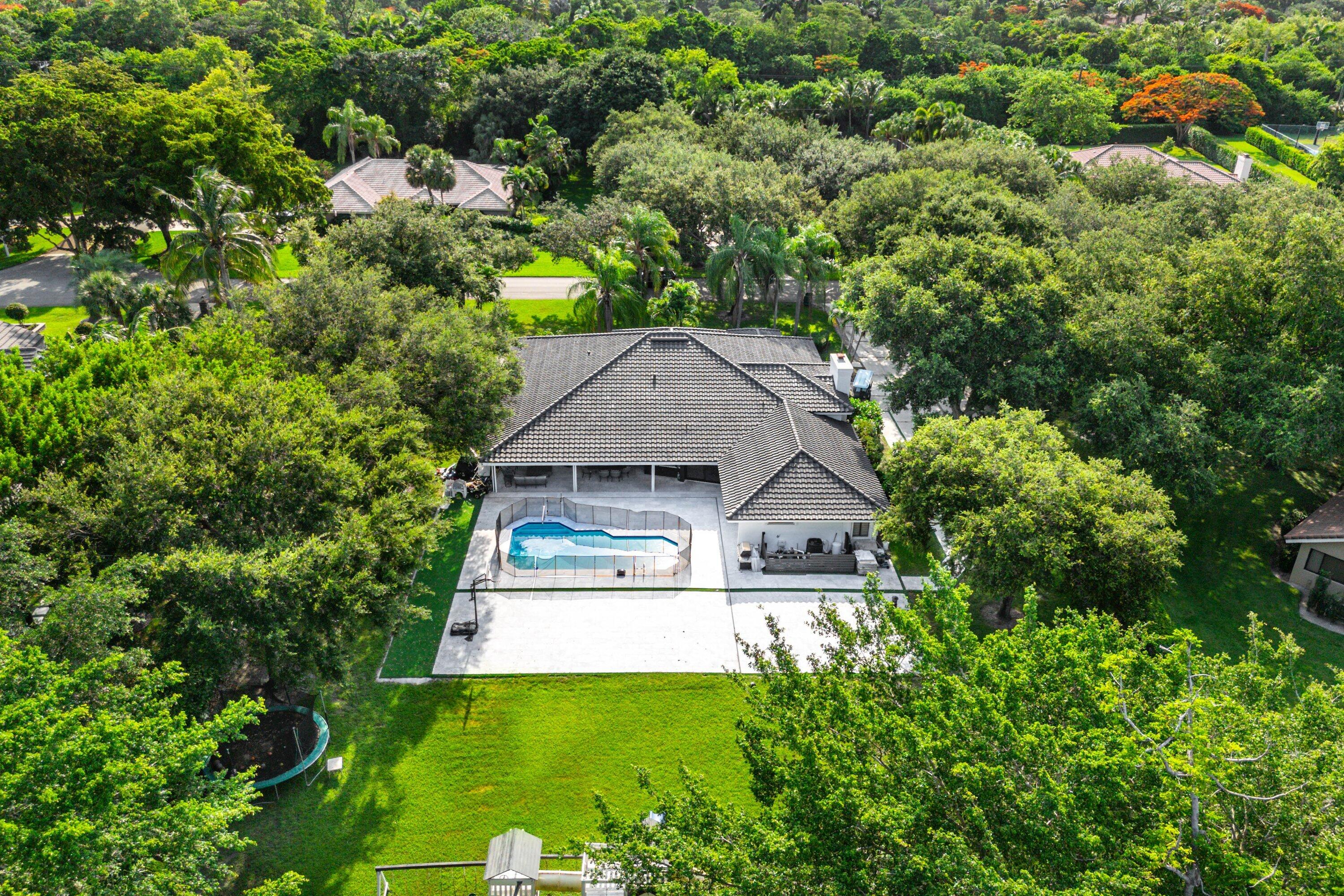 PARKLAND LAKES - Residential
