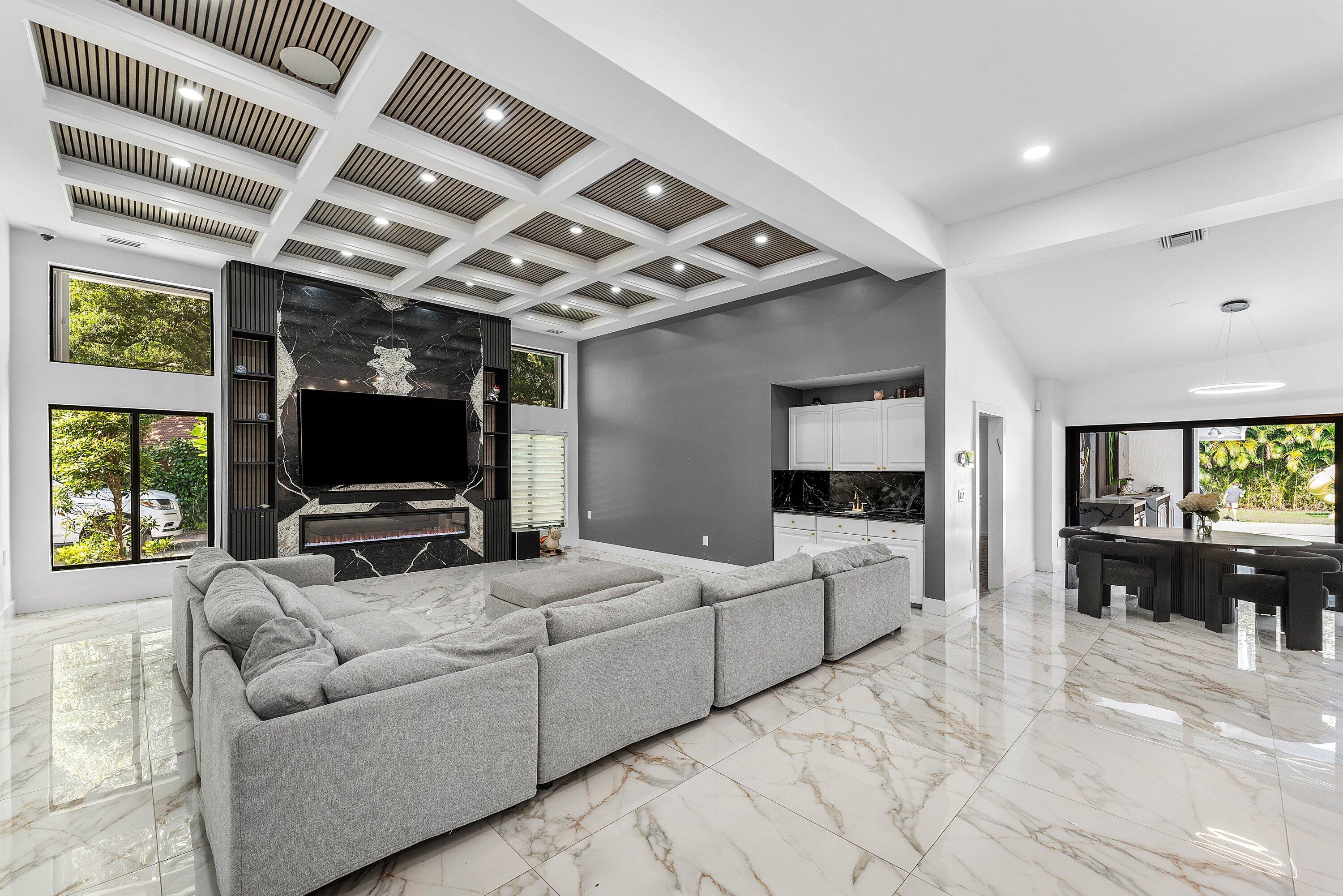 PARKLAND LAKES - Residential