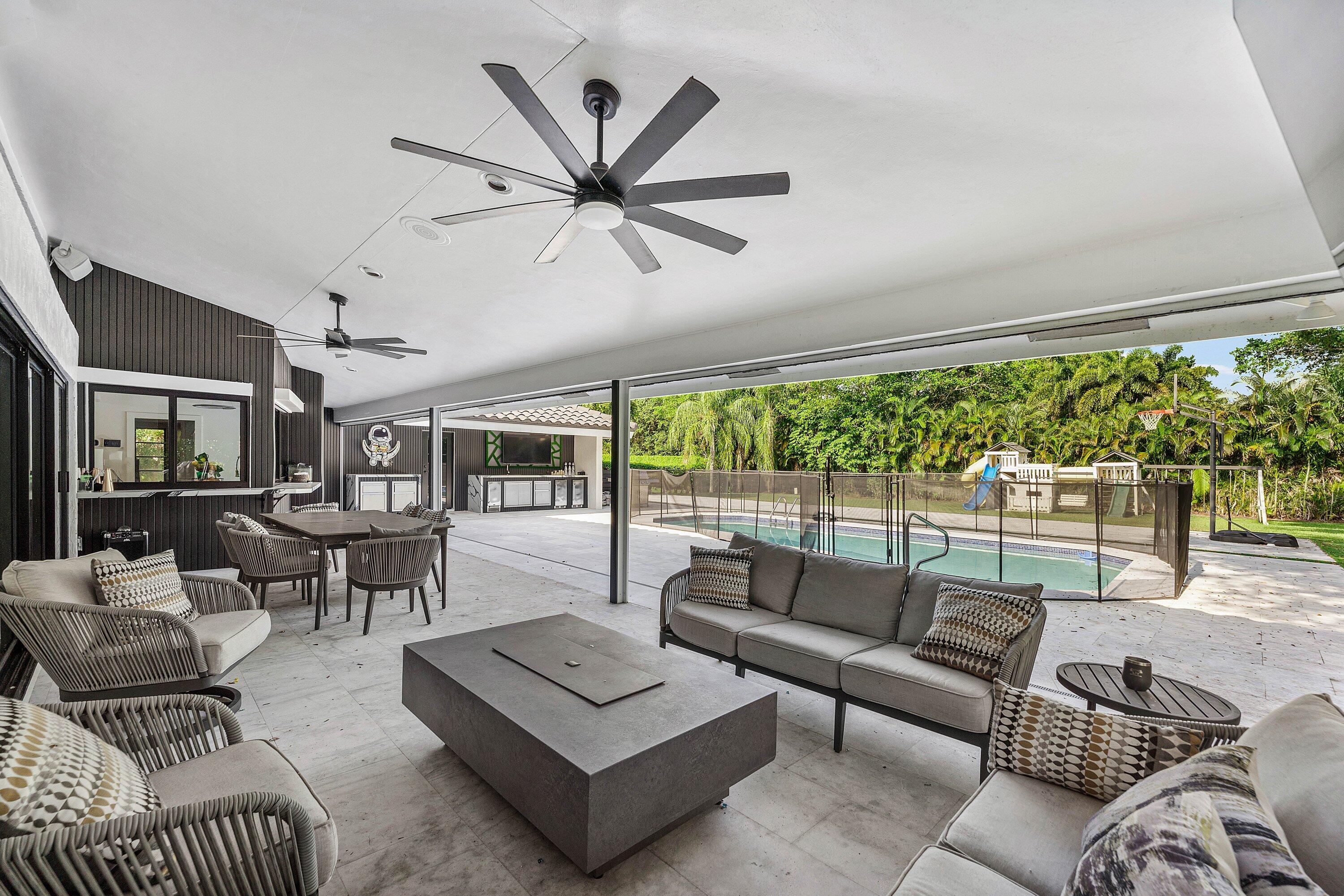 PARKLAND LAKES - Residential