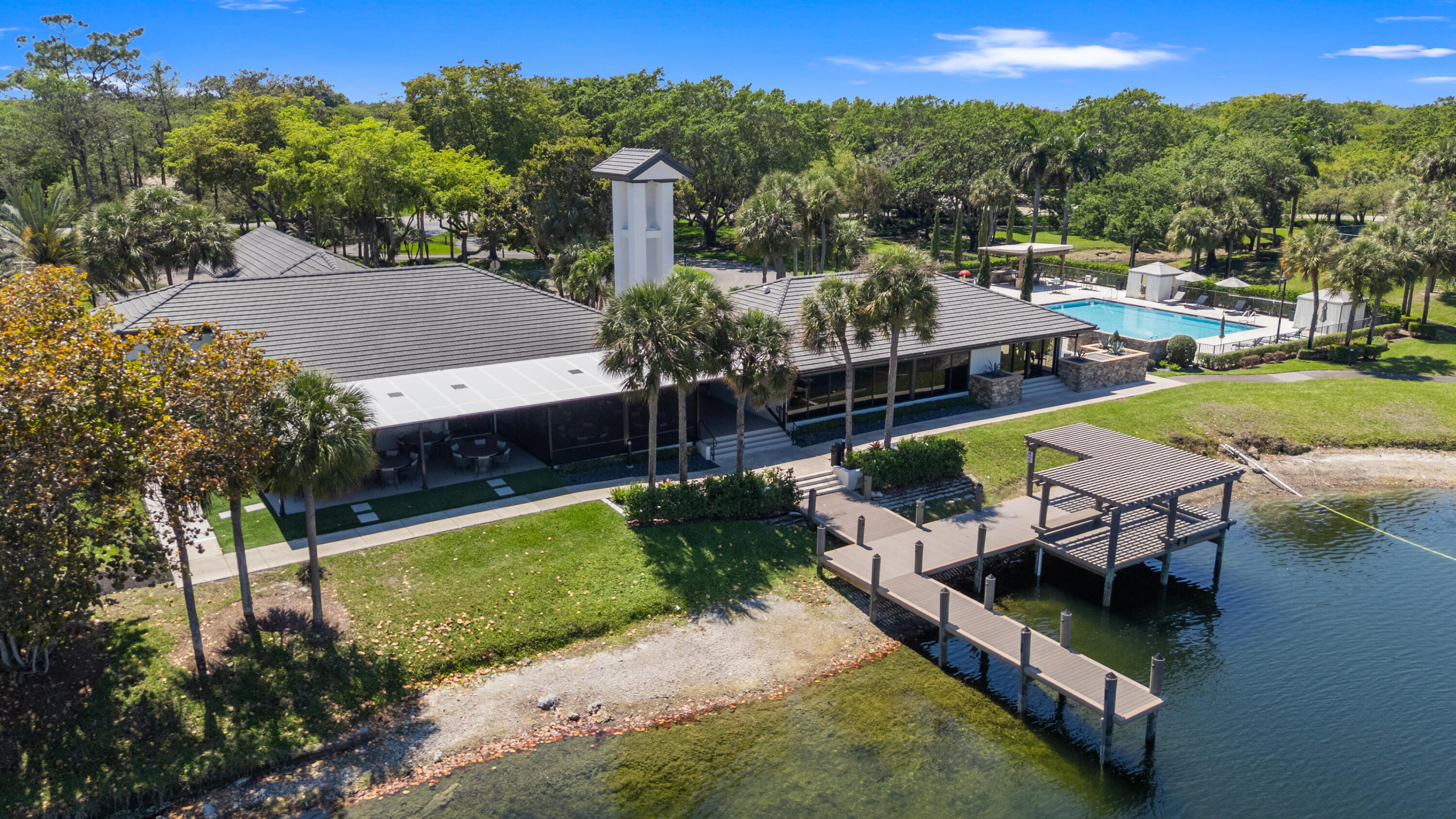 PARKLAND LAKES - Residential