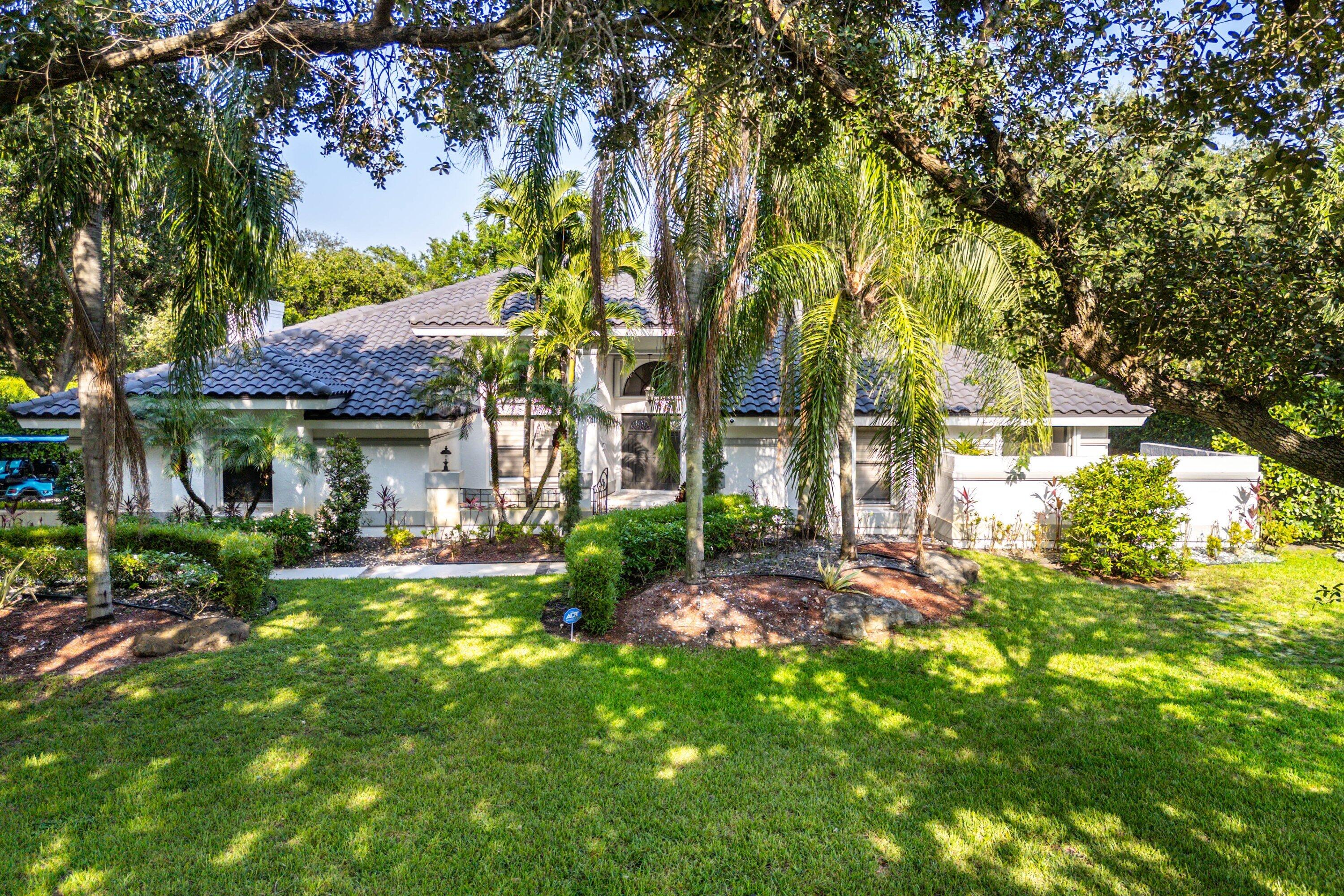 PARKLAND LAKES - Residential