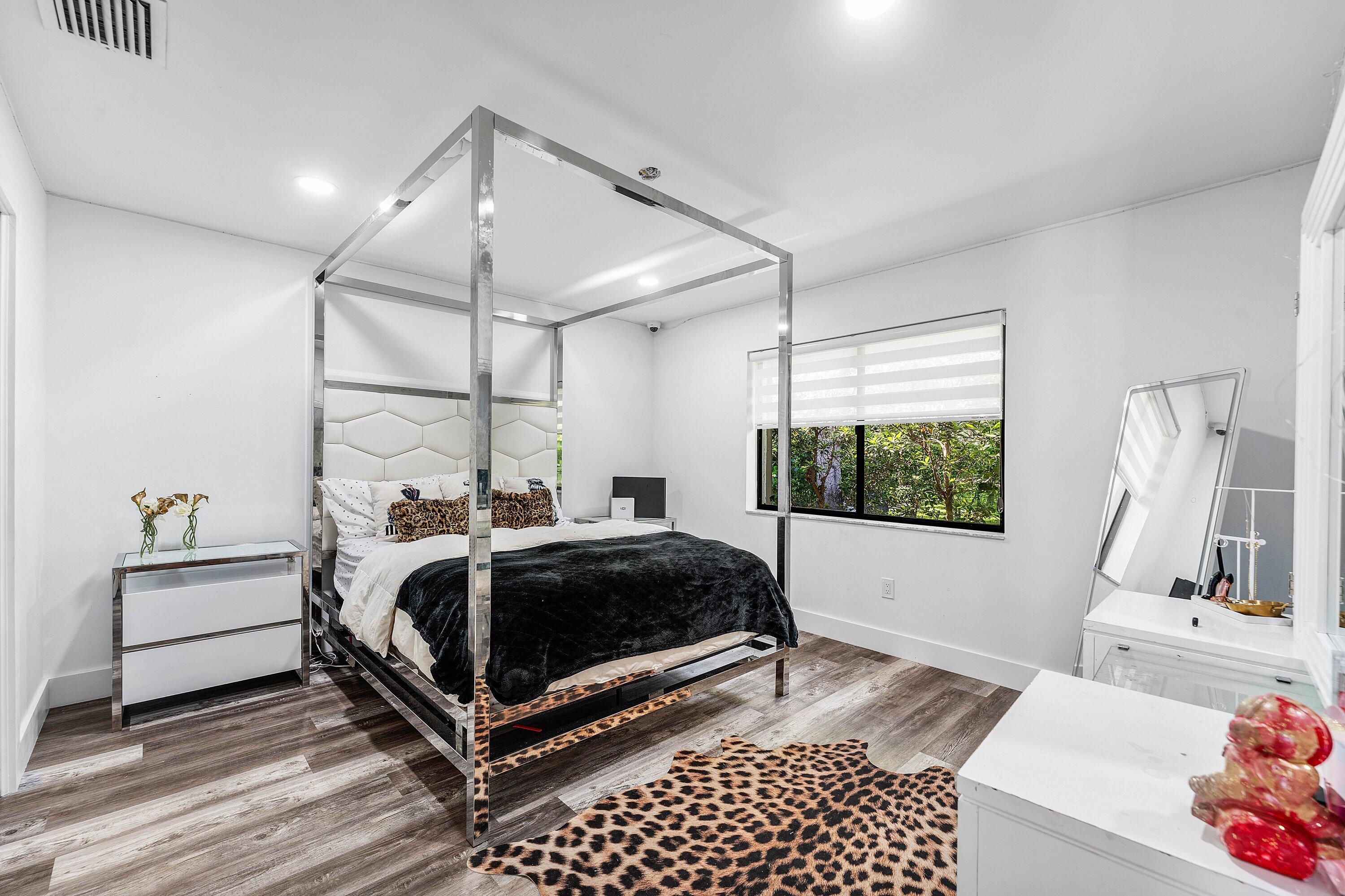 PARKLAND LAKES - Residential