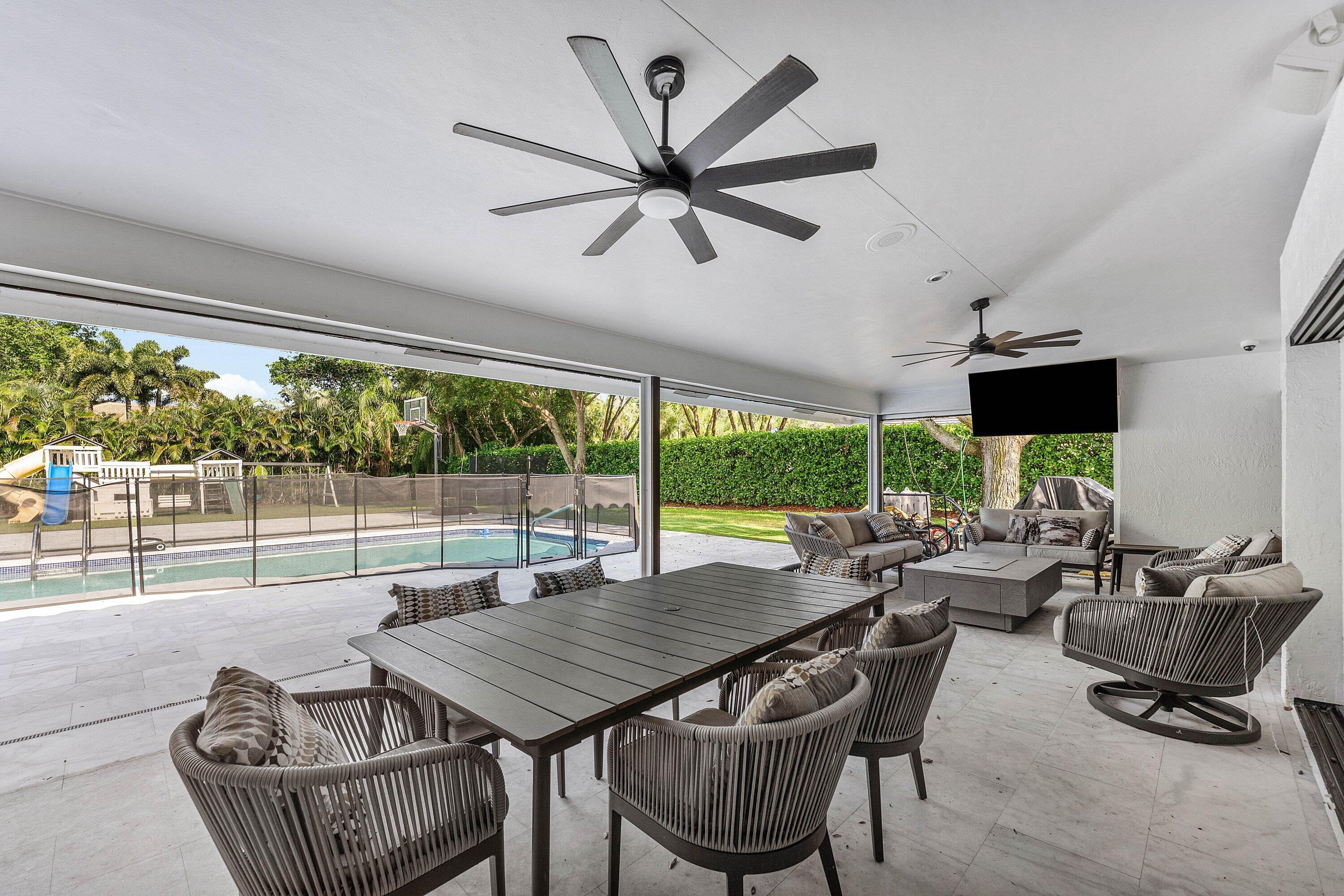 PARKLAND LAKES - Residential