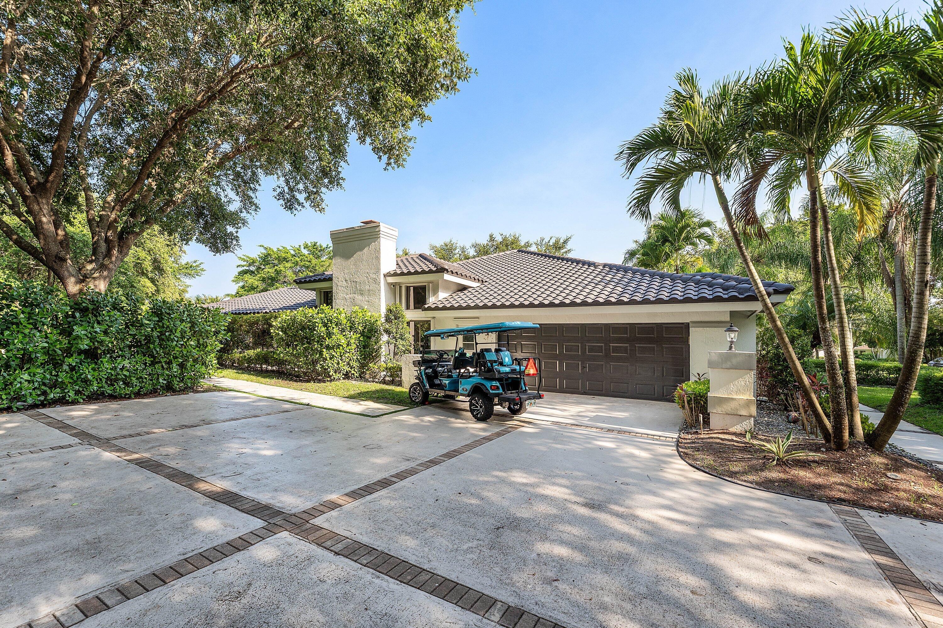 PARKLAND LAKES - Residential