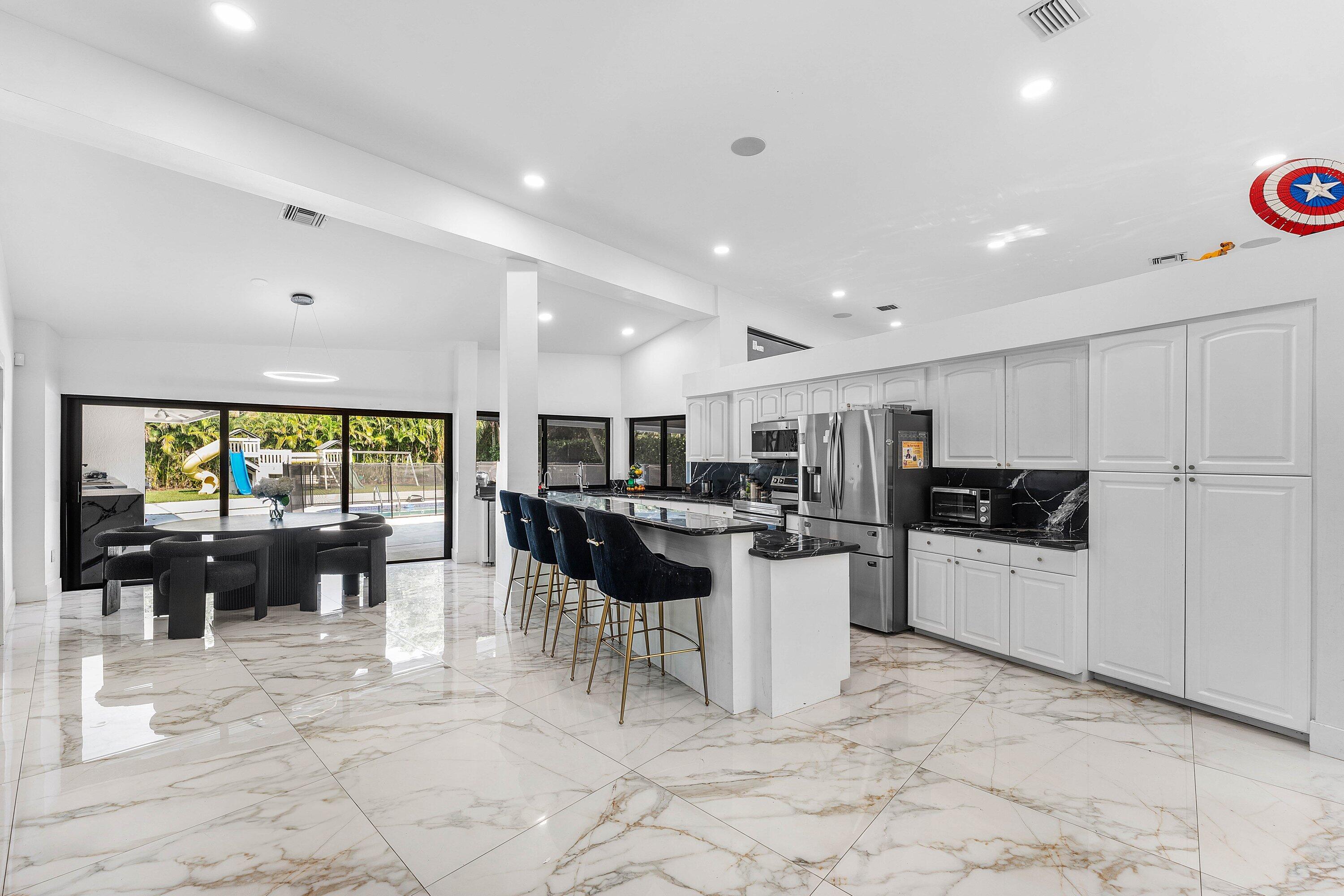 PARKLAND LAKES - Residential