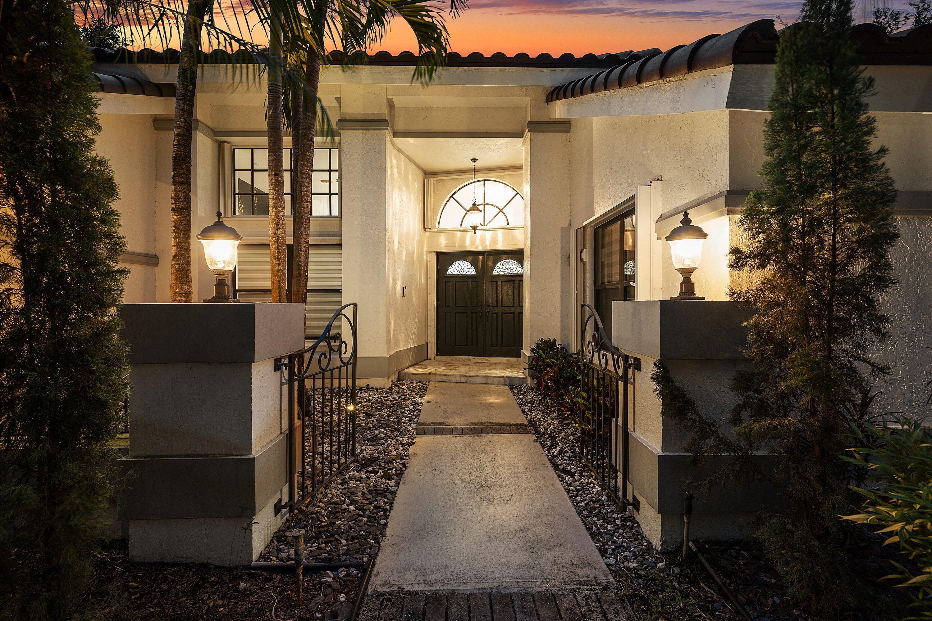 PARKLAND LAKES - Residential