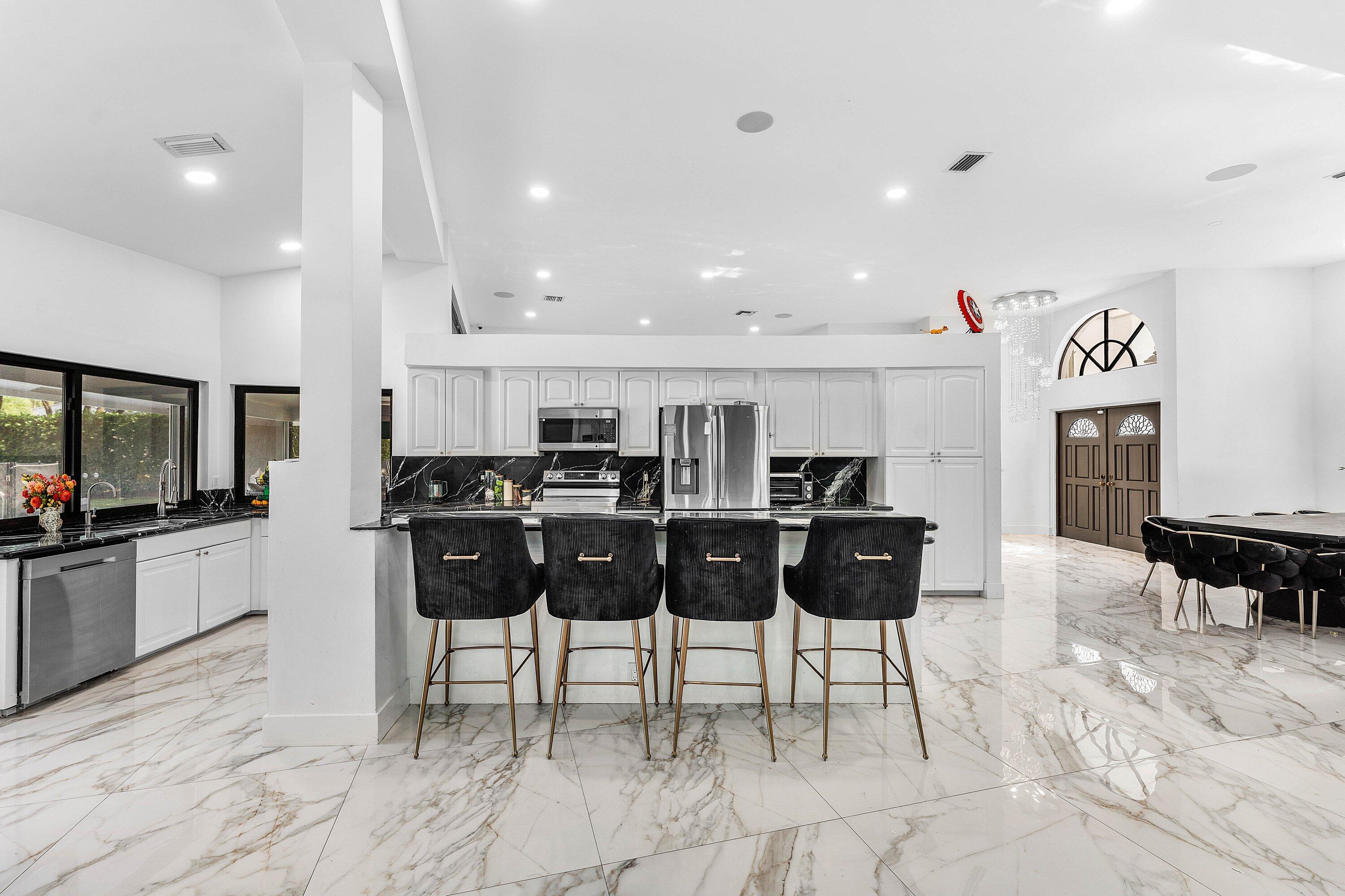 PARKLAND LAKES - Residential