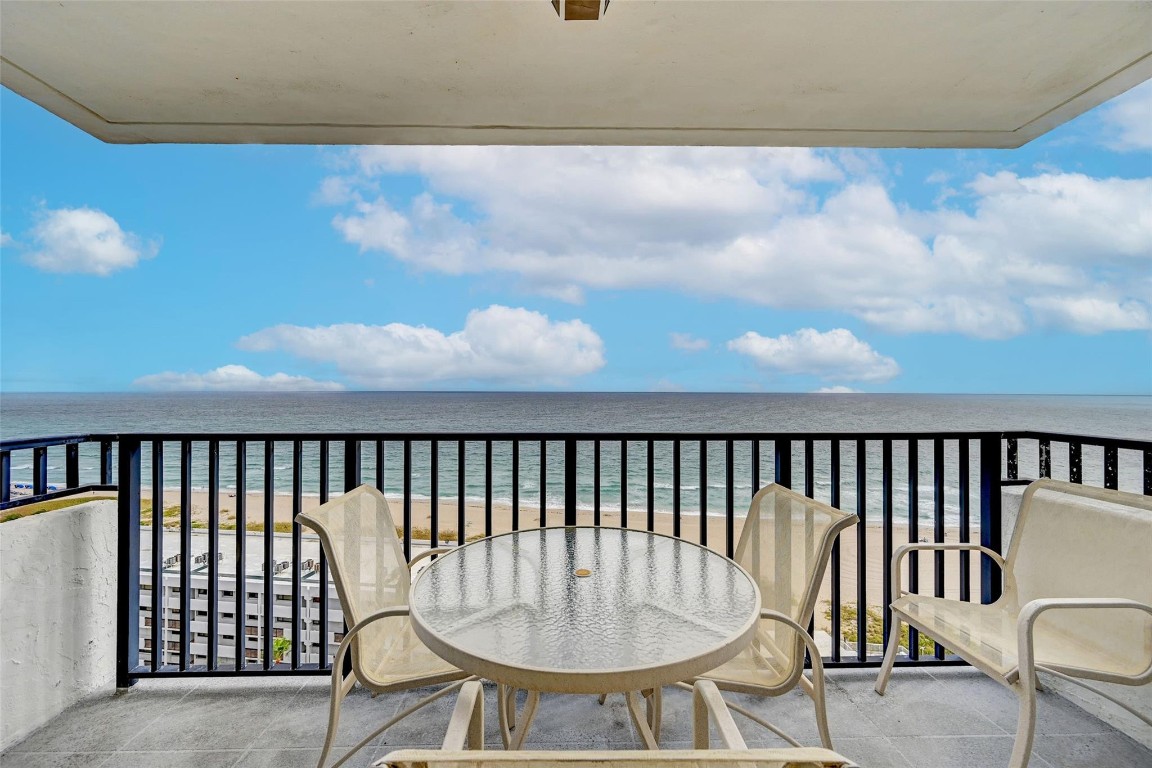 Silver Thatch - Residential