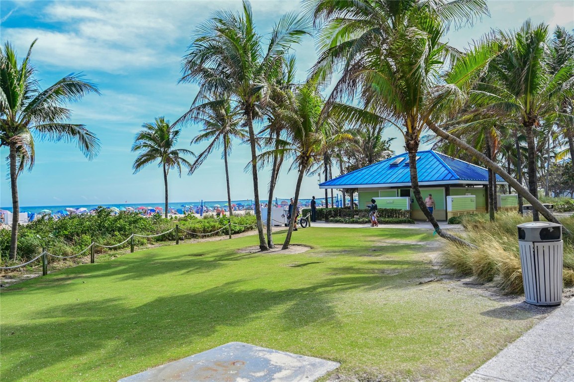 Silver Thatch - Residential