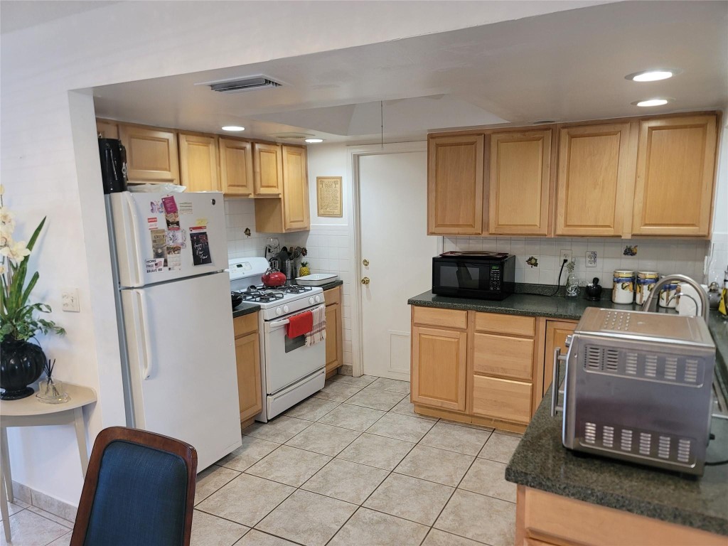 Paradise Gardens Sec 2 69 - Residential