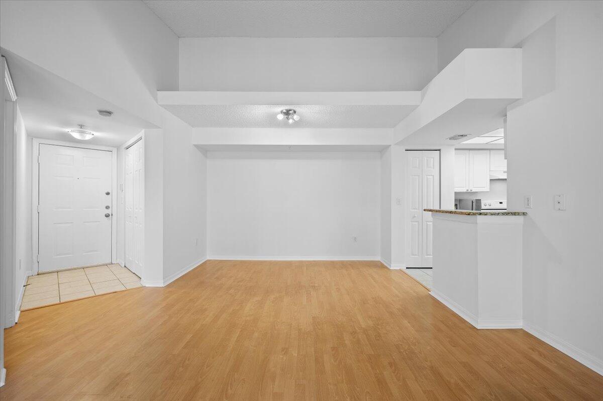 GRAND VIEW AT CRESTWOOD CONDO - Residential