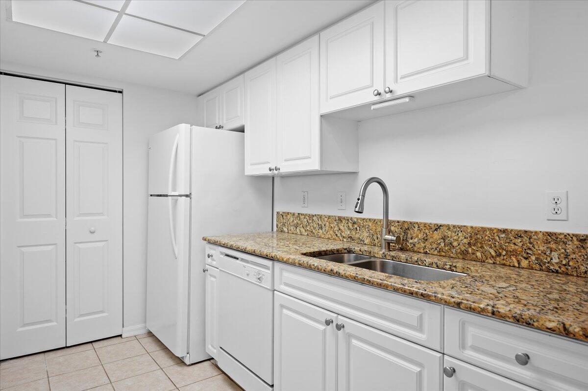 GRAND VIEW AT CRESTWOOD CONDO - Residential