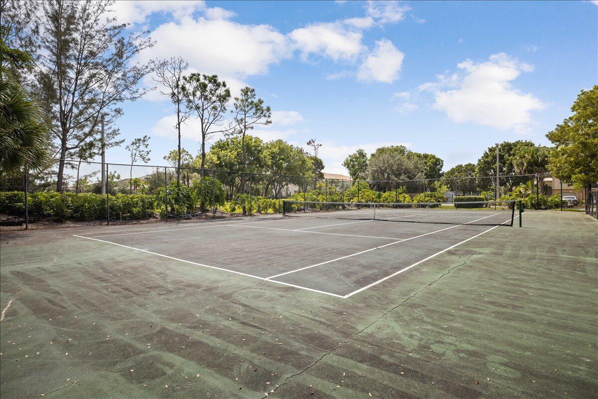 GRAND VIEW AT CRESTWOOD CONDO - Residential