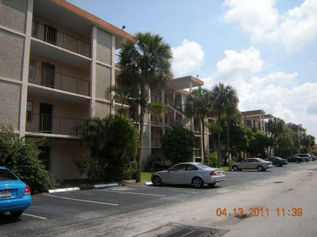 CYPRESS CHASE CONDO NO 7 - Residential