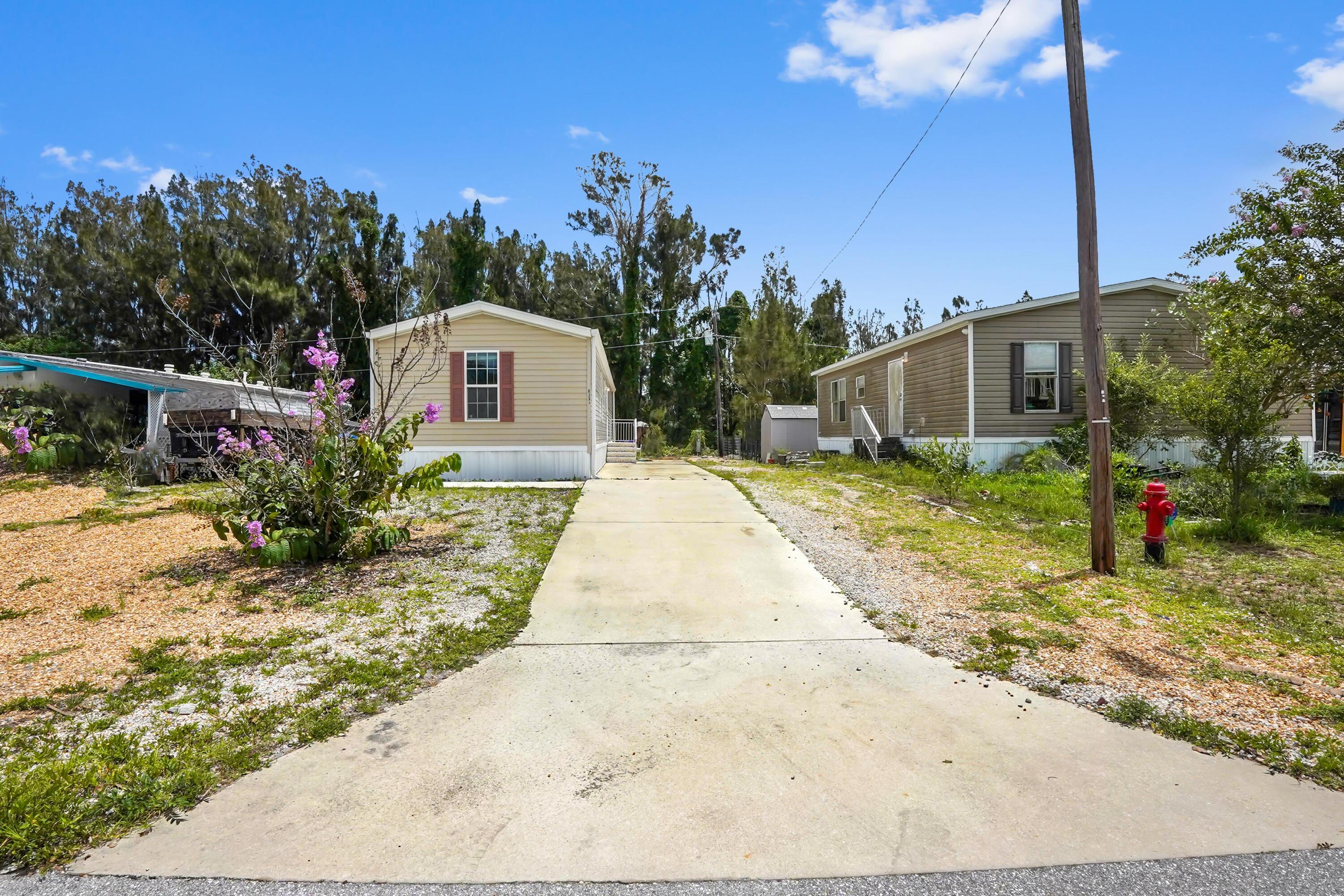 RIDGEWAY MOBILE HOME - Residential