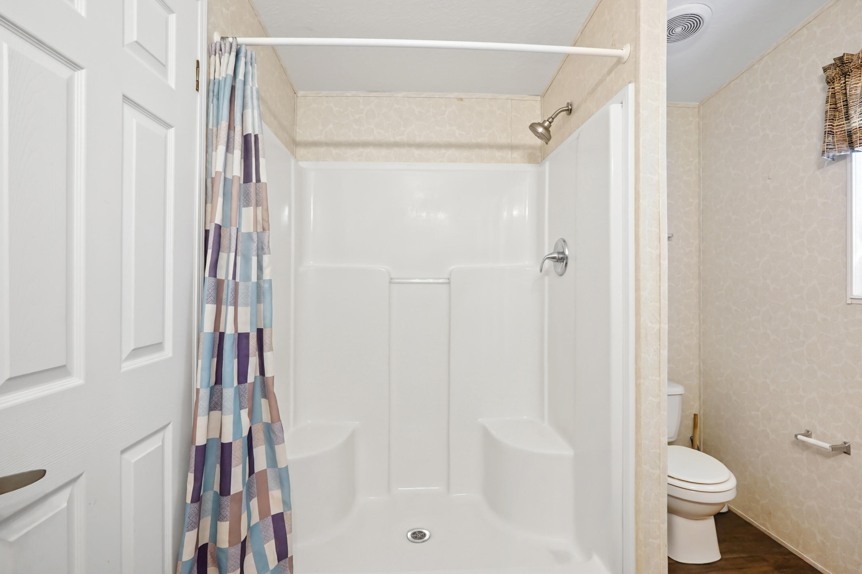 RIDGEWAY MOBILE HOME - Residential