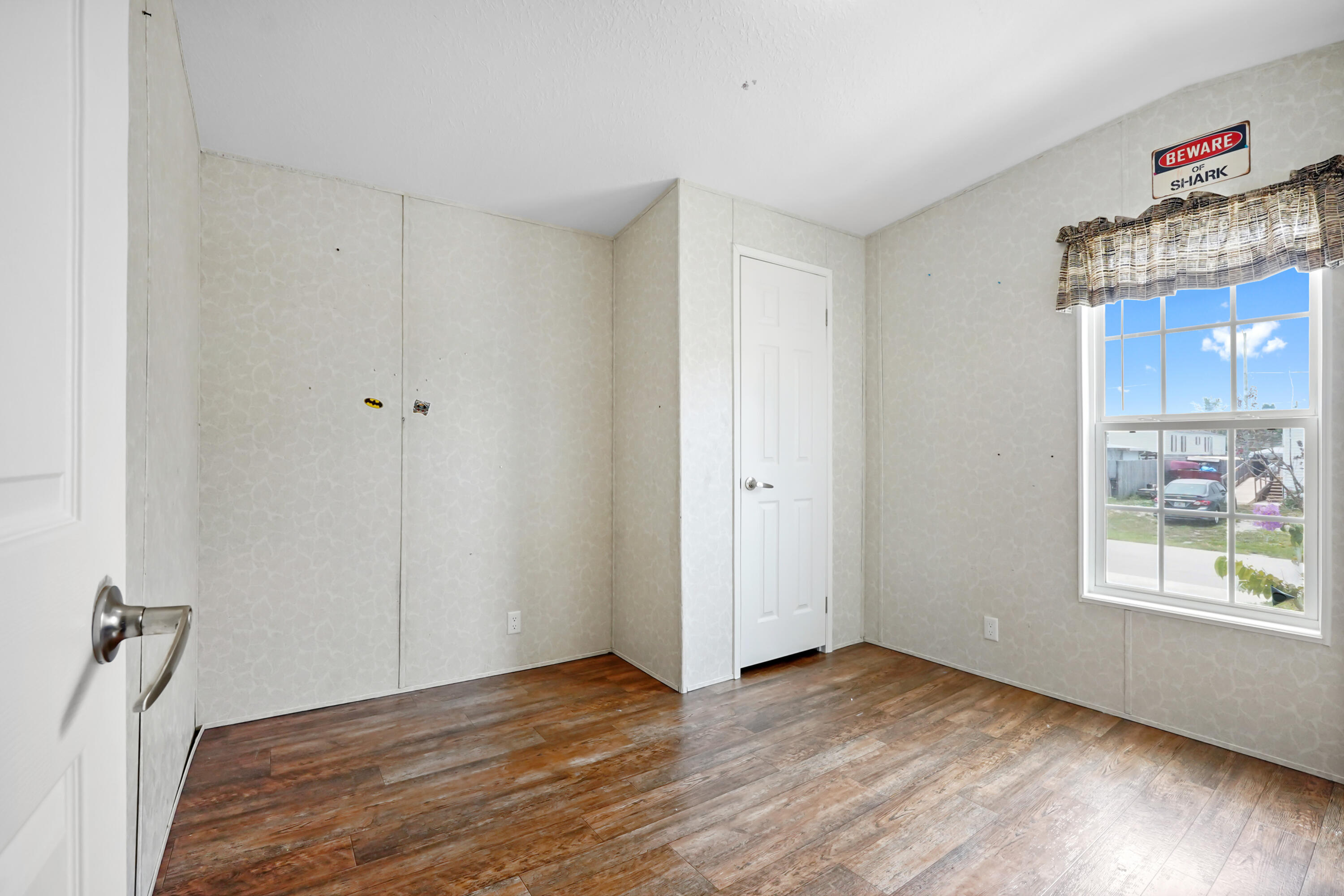 RIDGEWAY MOBILE HOME - Residential