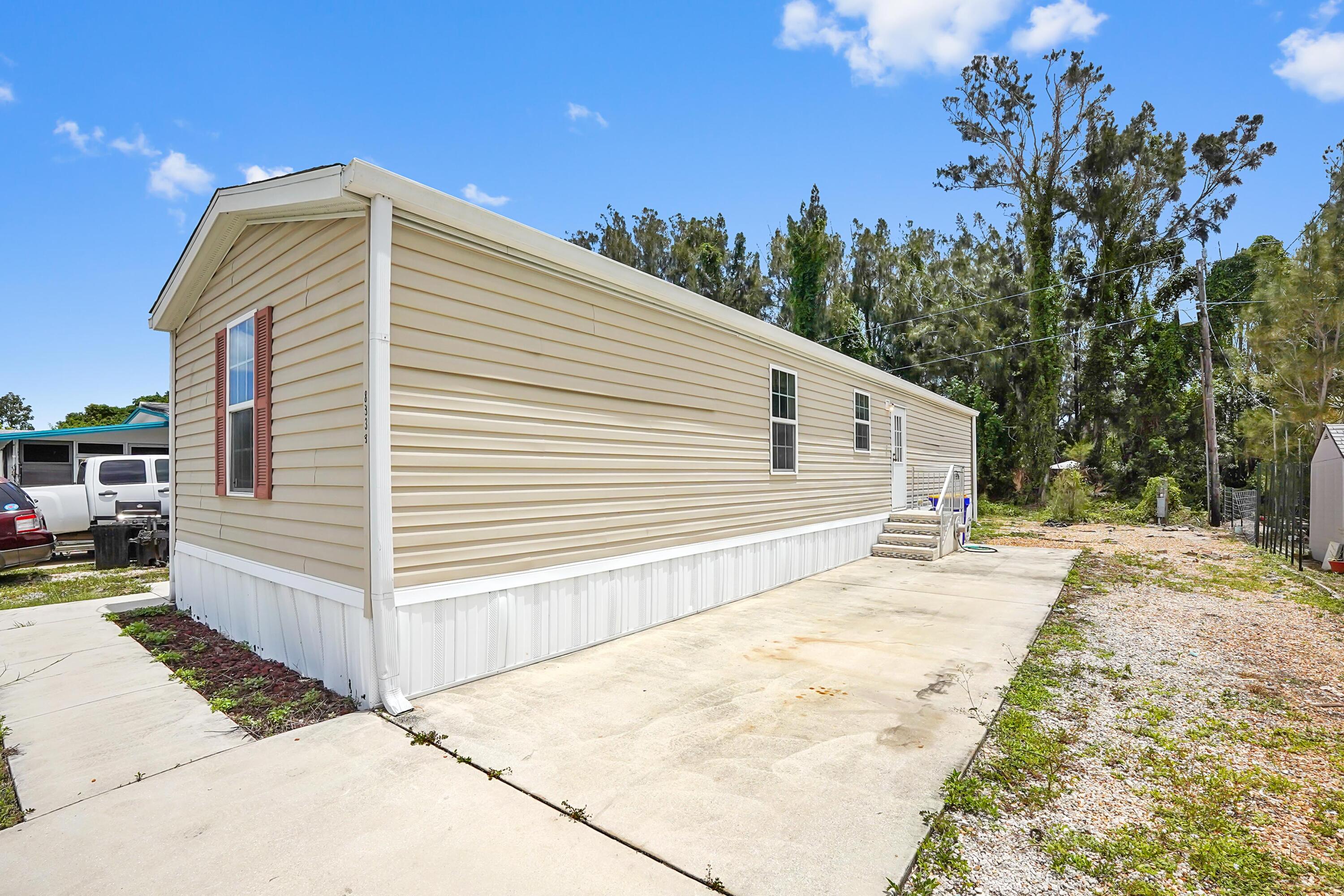 RIDGEWAY MOBILE HOME - Residential
