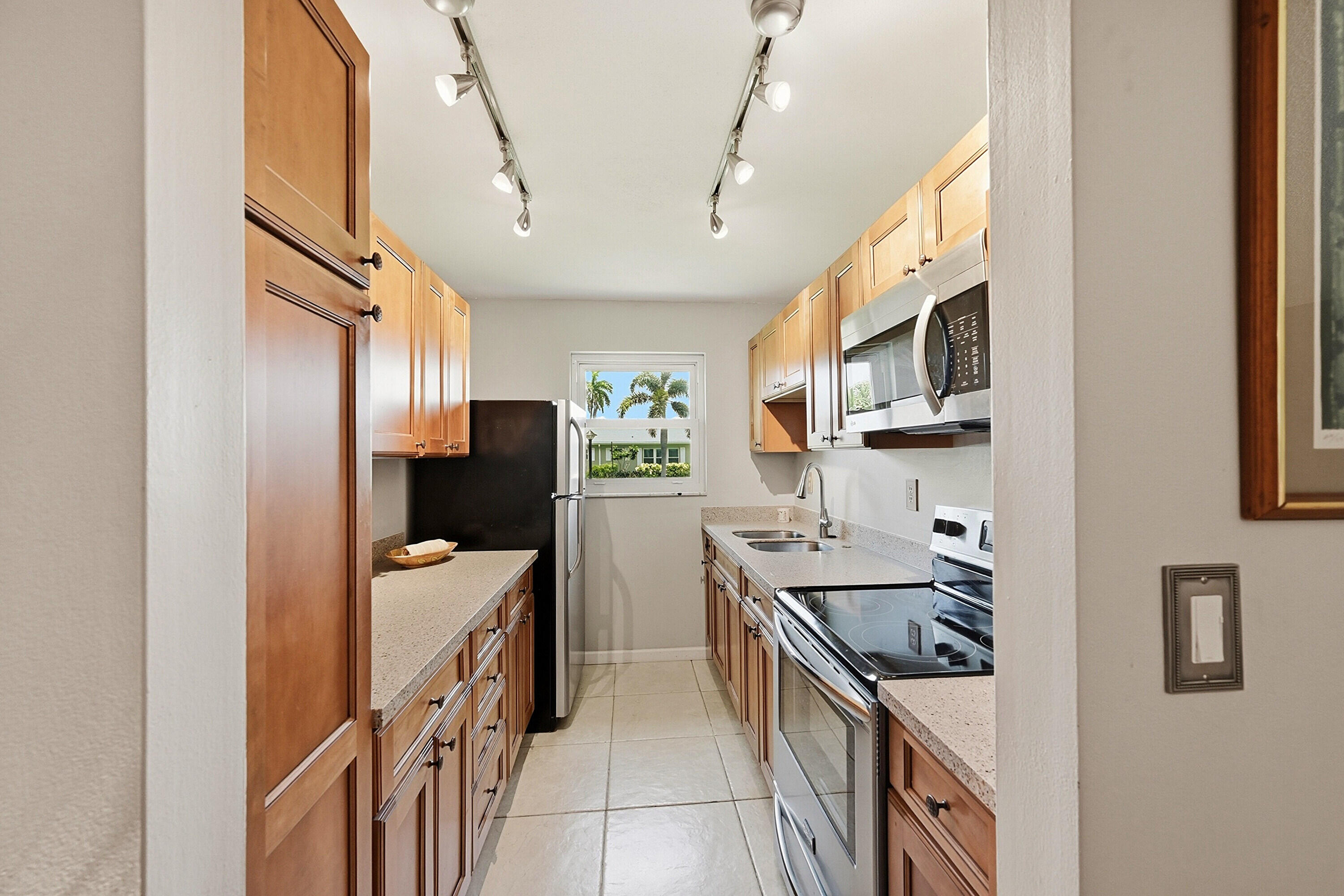HIGH POINT CONDO SEC 4 - Residential