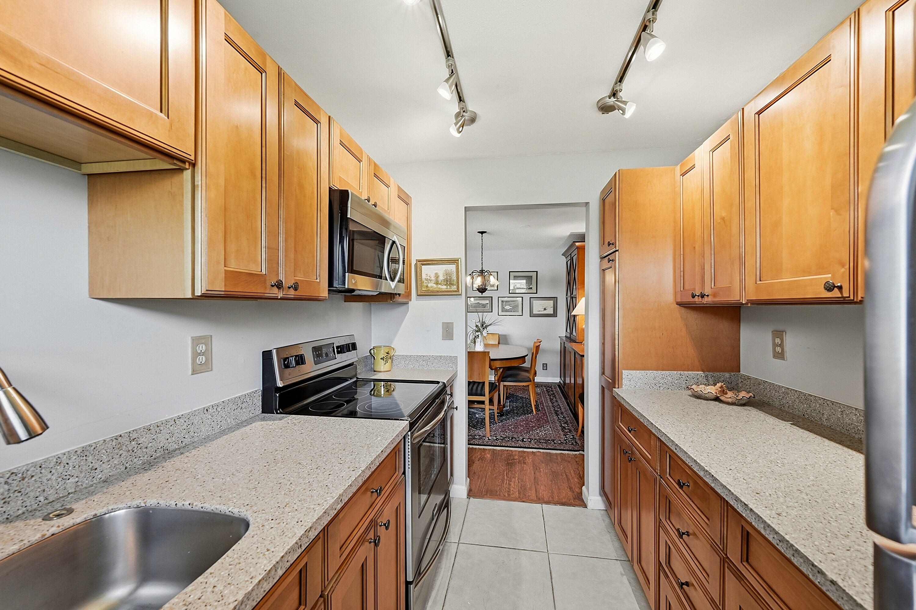 HIGH POINT CONDO SEC 4 - Residential