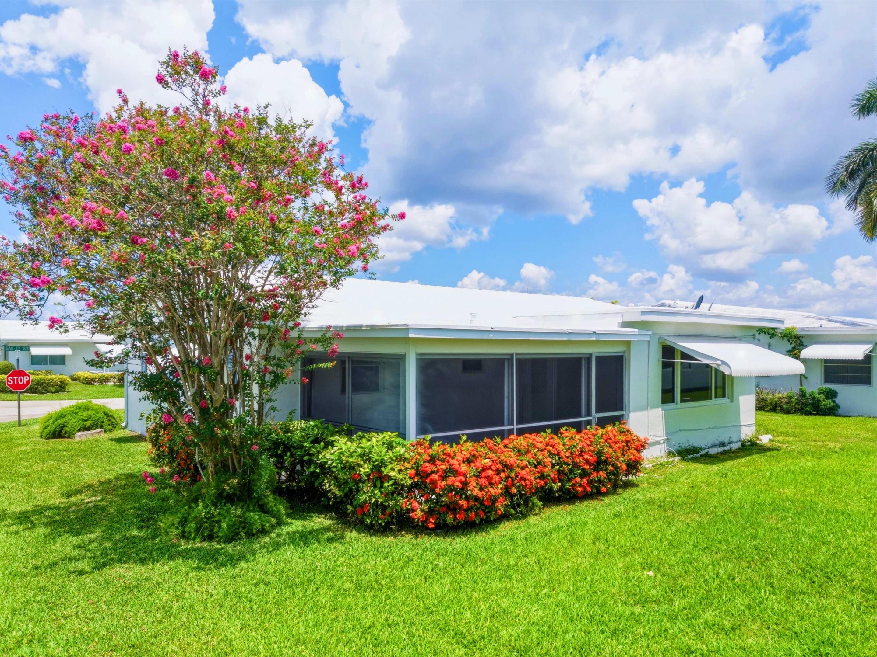 PALM BEACH LEISUREVILLE SEC 9 - Residential