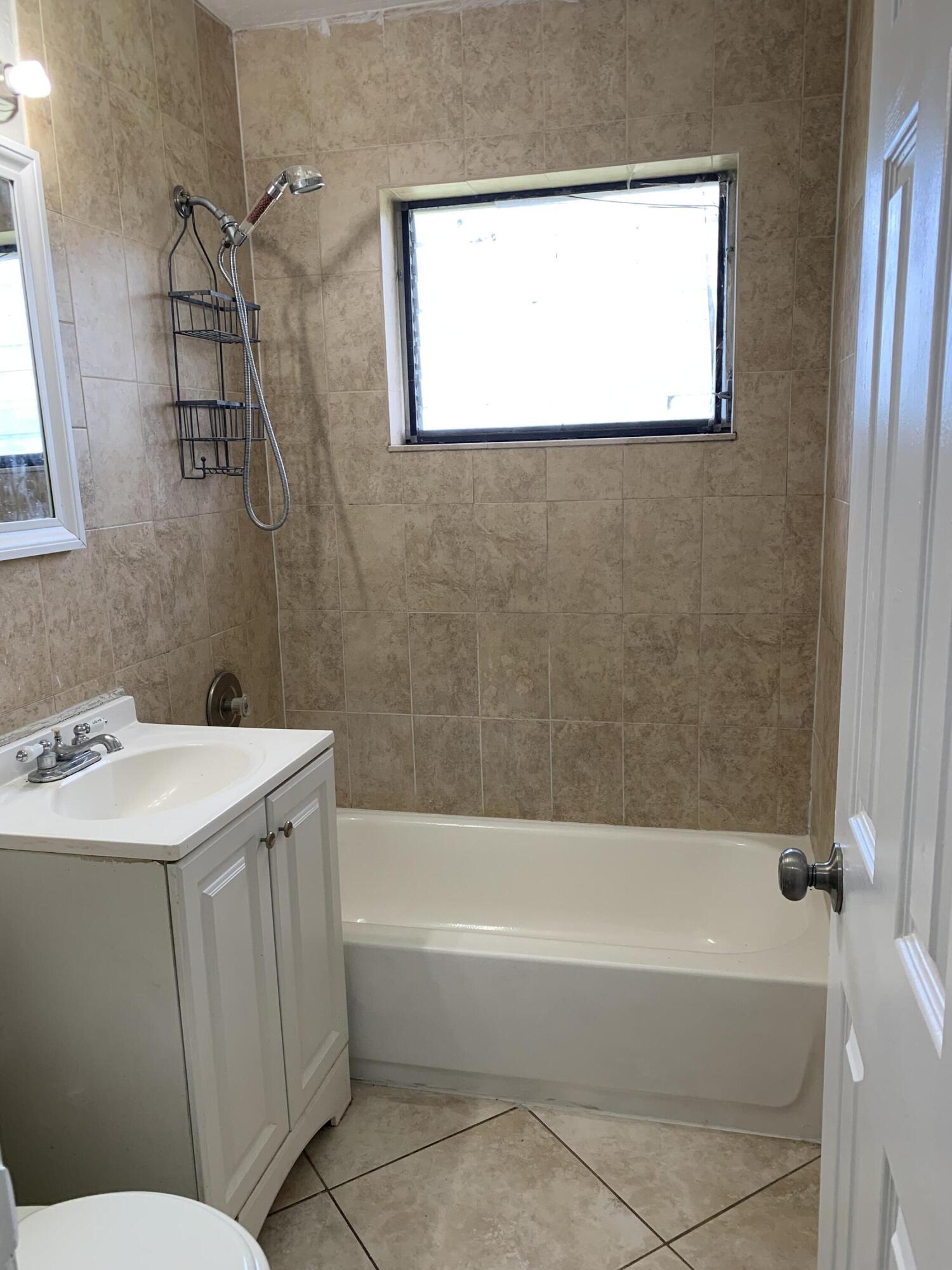 BROWARD ESTATES SEC 2 - Residential