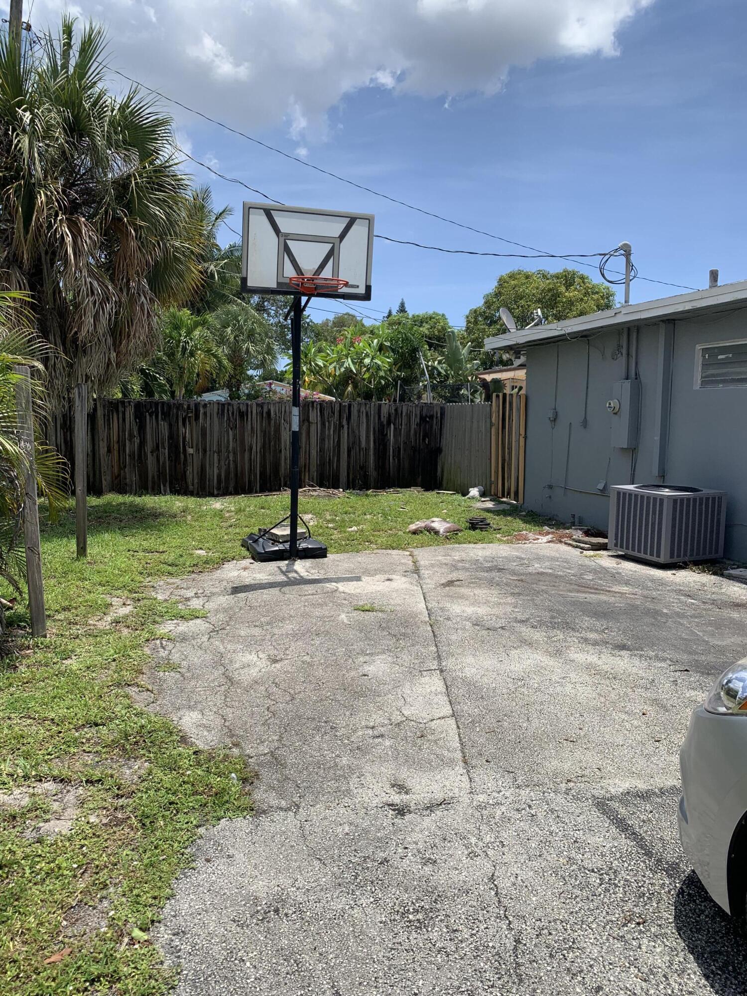 BROWARD ESTATES SEC 2 - Residential