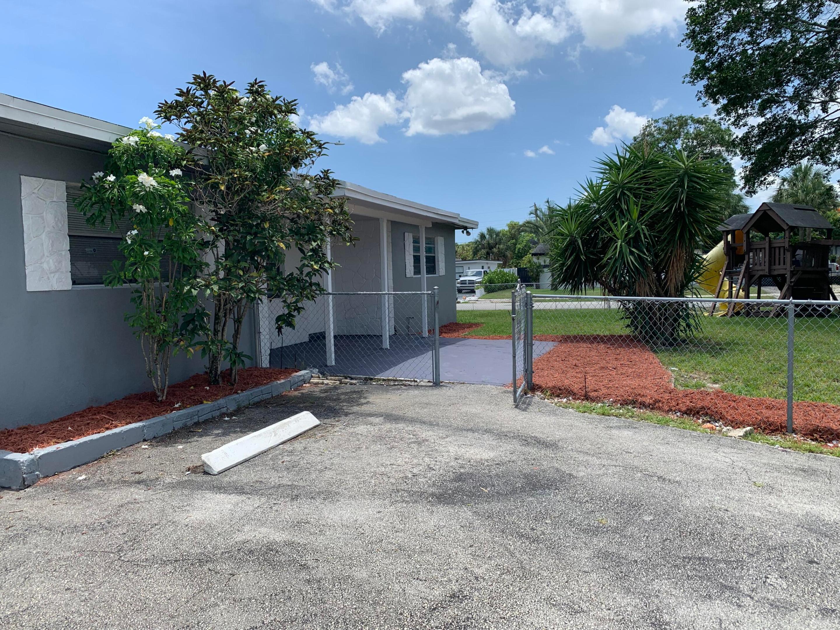 BROWARD ESTATES SEC 2 - Residential