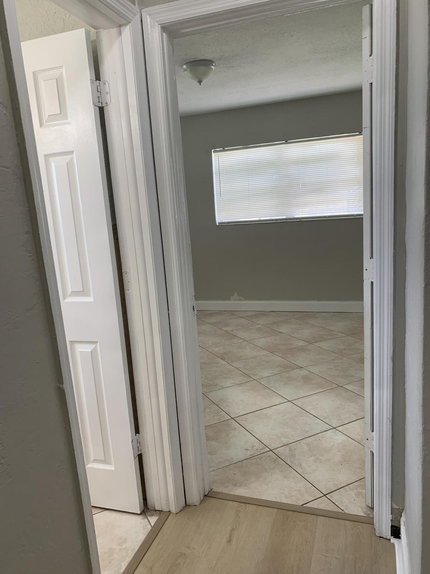 BROWARD ESTATES SEC 2 - Residential