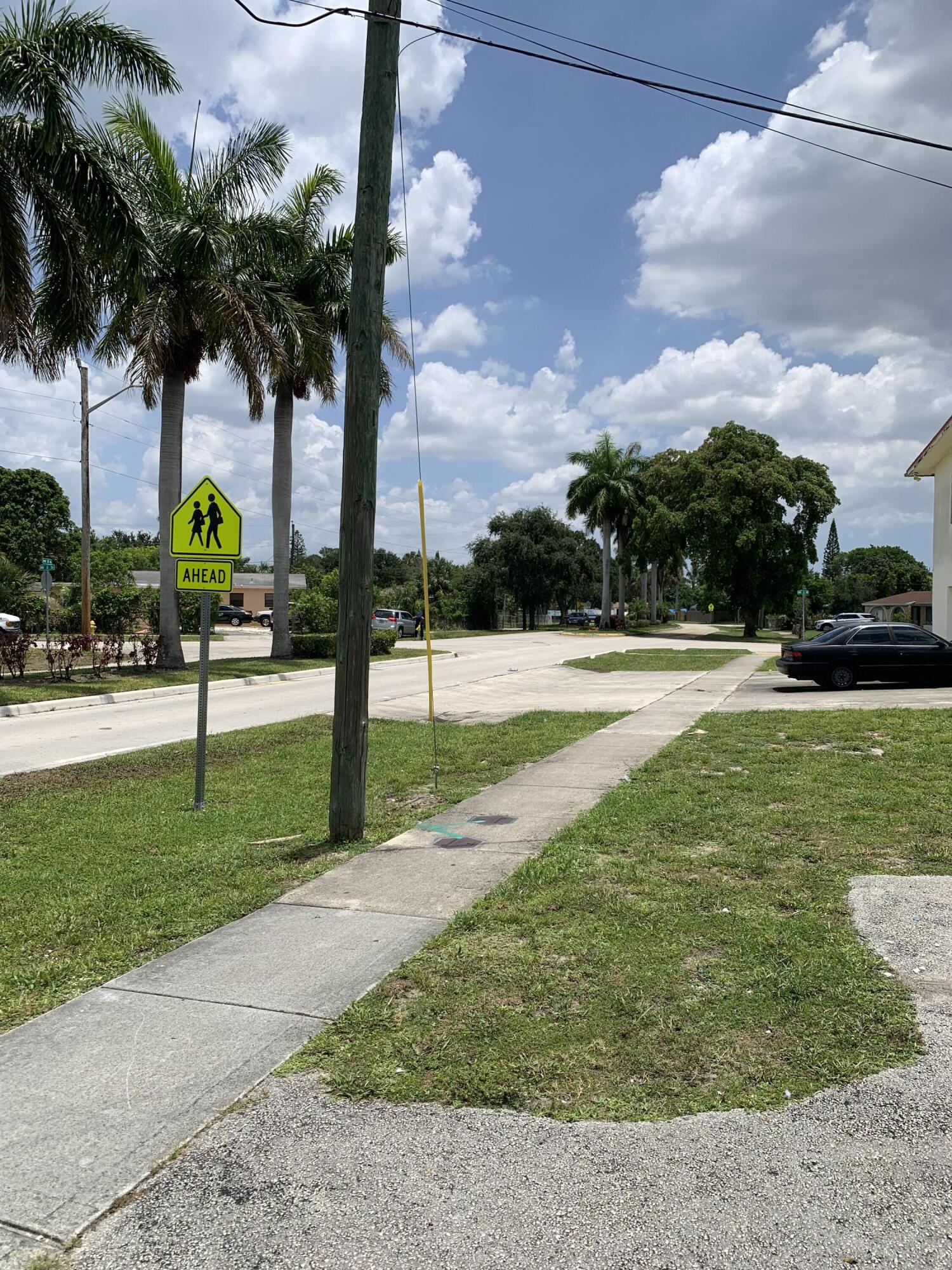 BROWARD ESTATES SEC 2 - Residential