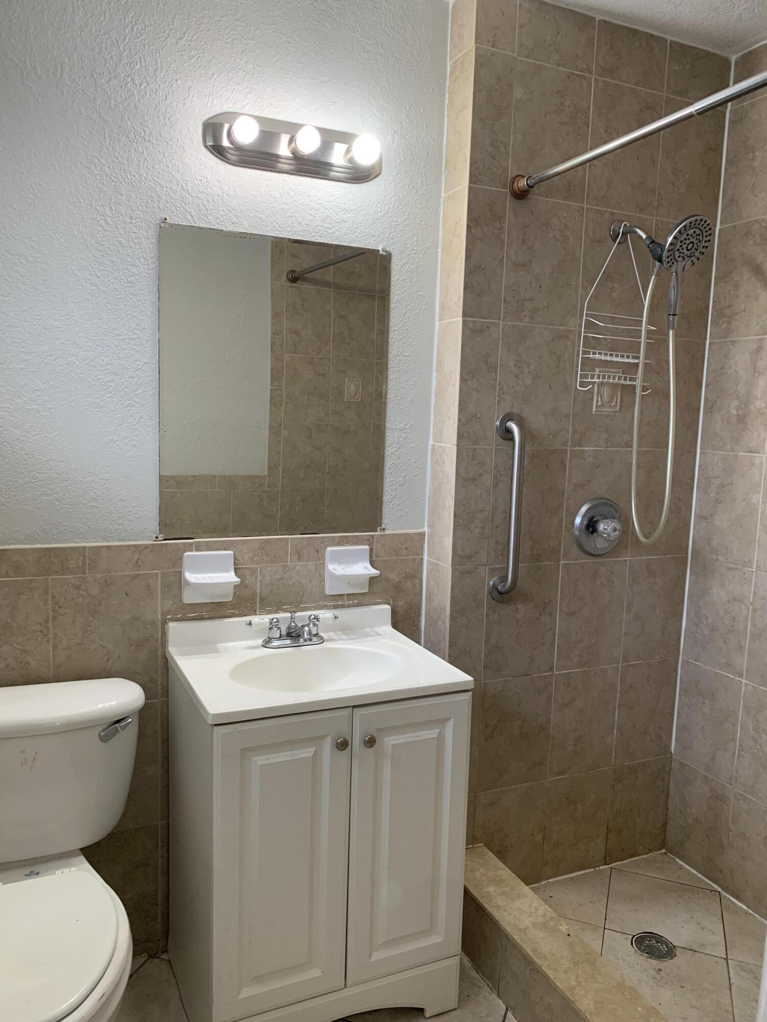 BROWARD ESTATES SEC 2 - Residential