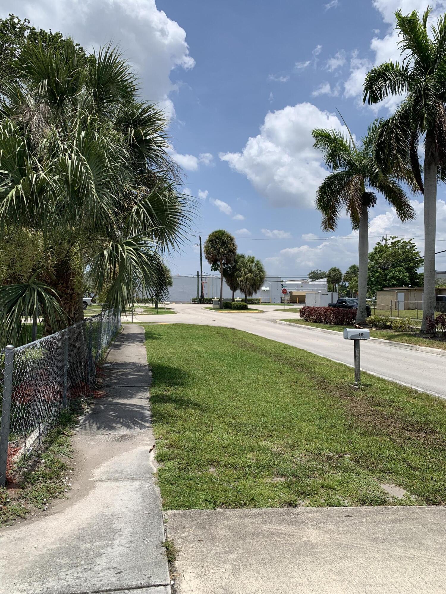 BROWARD ESTATES SEC 2 - Residential