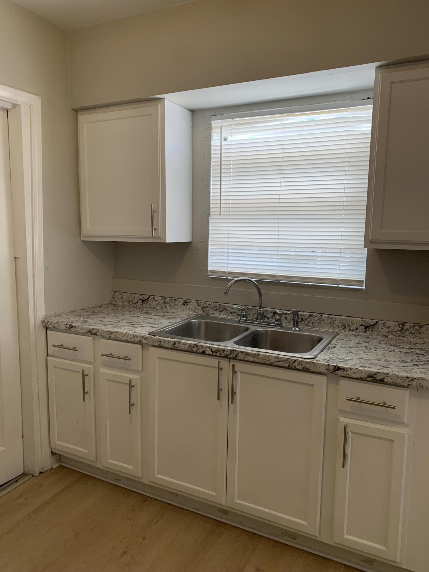 BROWARD ESTATES SEC 2 - Residential
