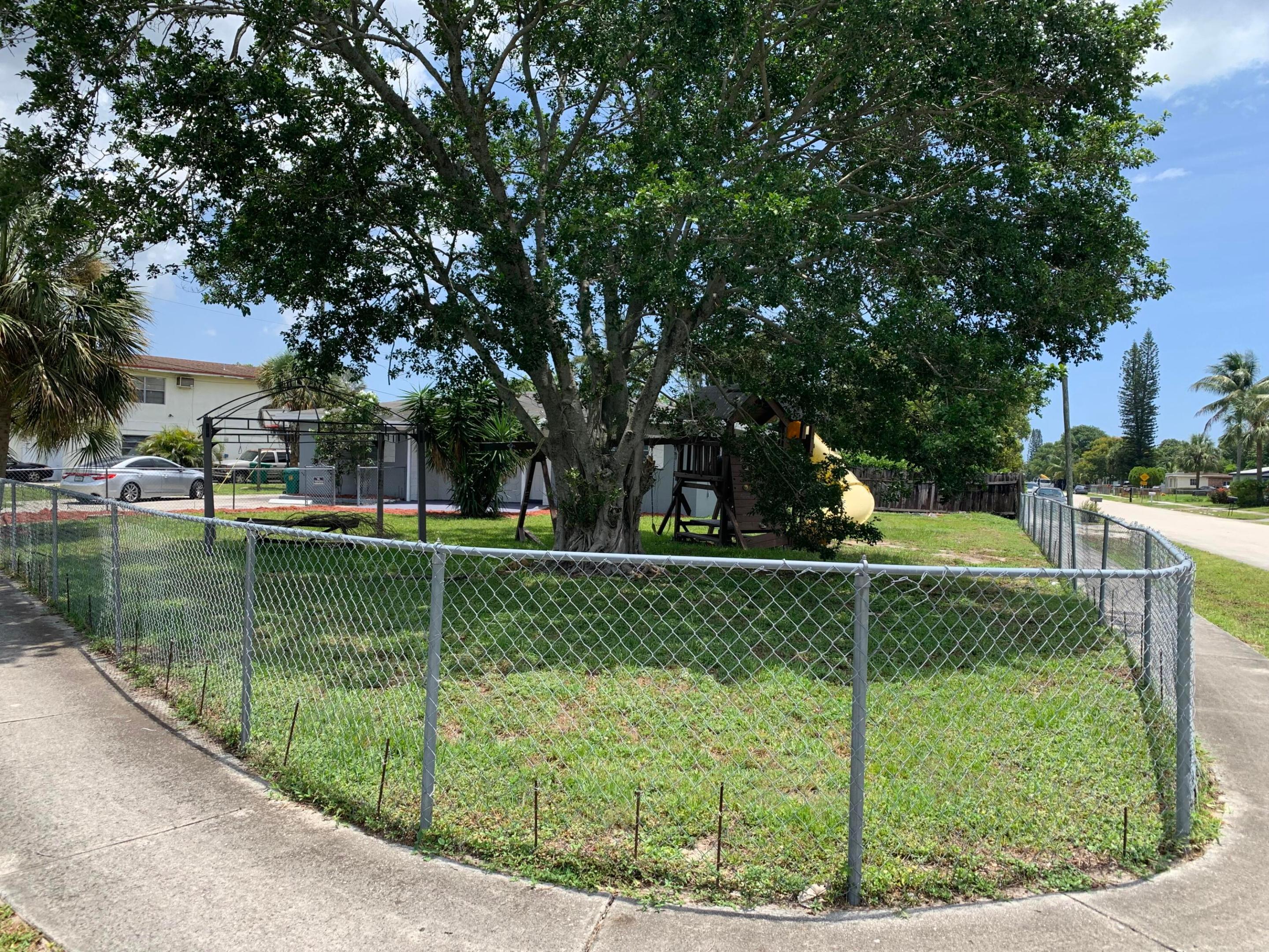 BROWARD ESTATES SEC 2 - Residential