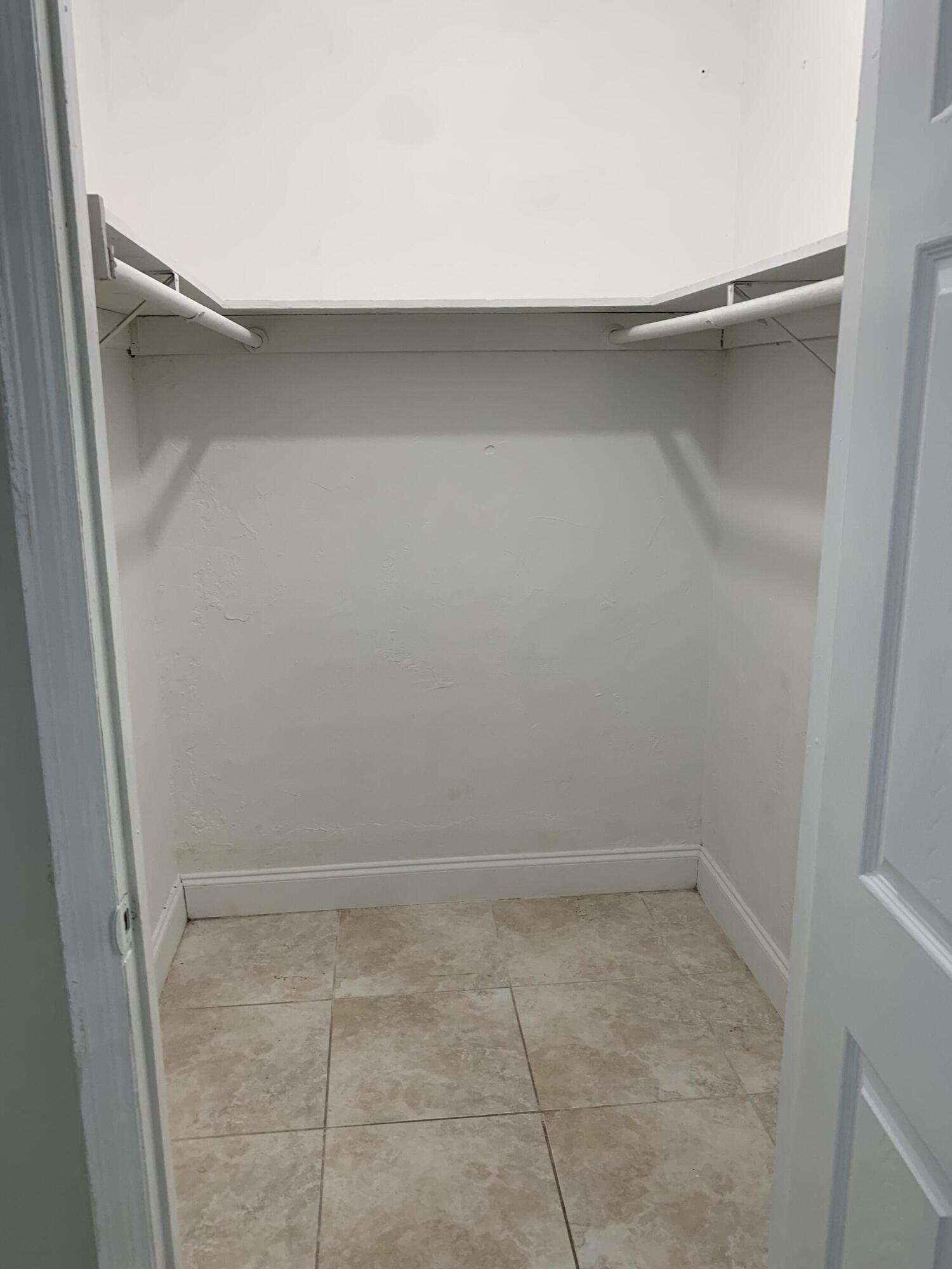 BROWARD ESTATES SEC 2 - Residential