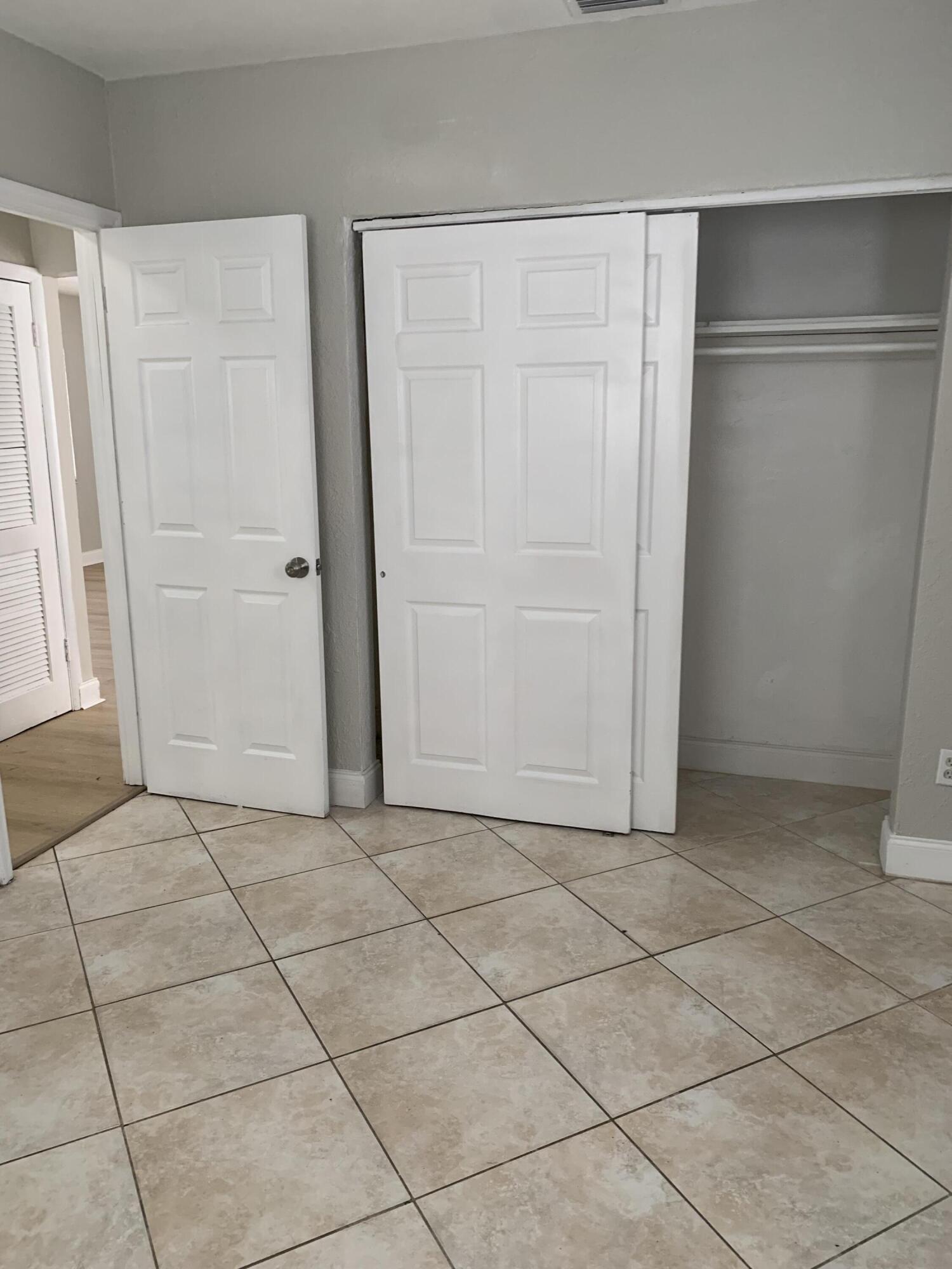 BROWARD ESTATES SEC 2 - Residential