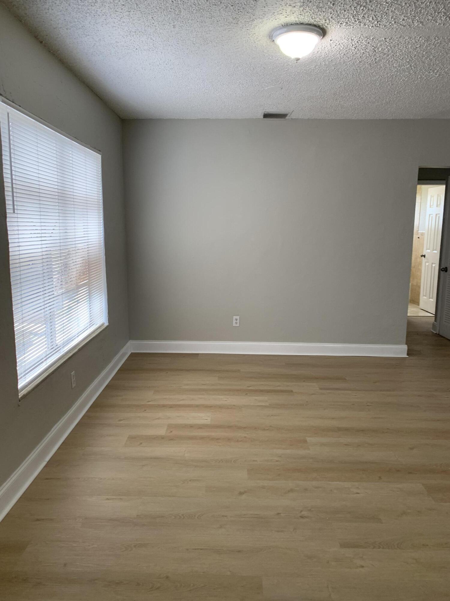 BROWARD ESTATES SEC 2 - Residential