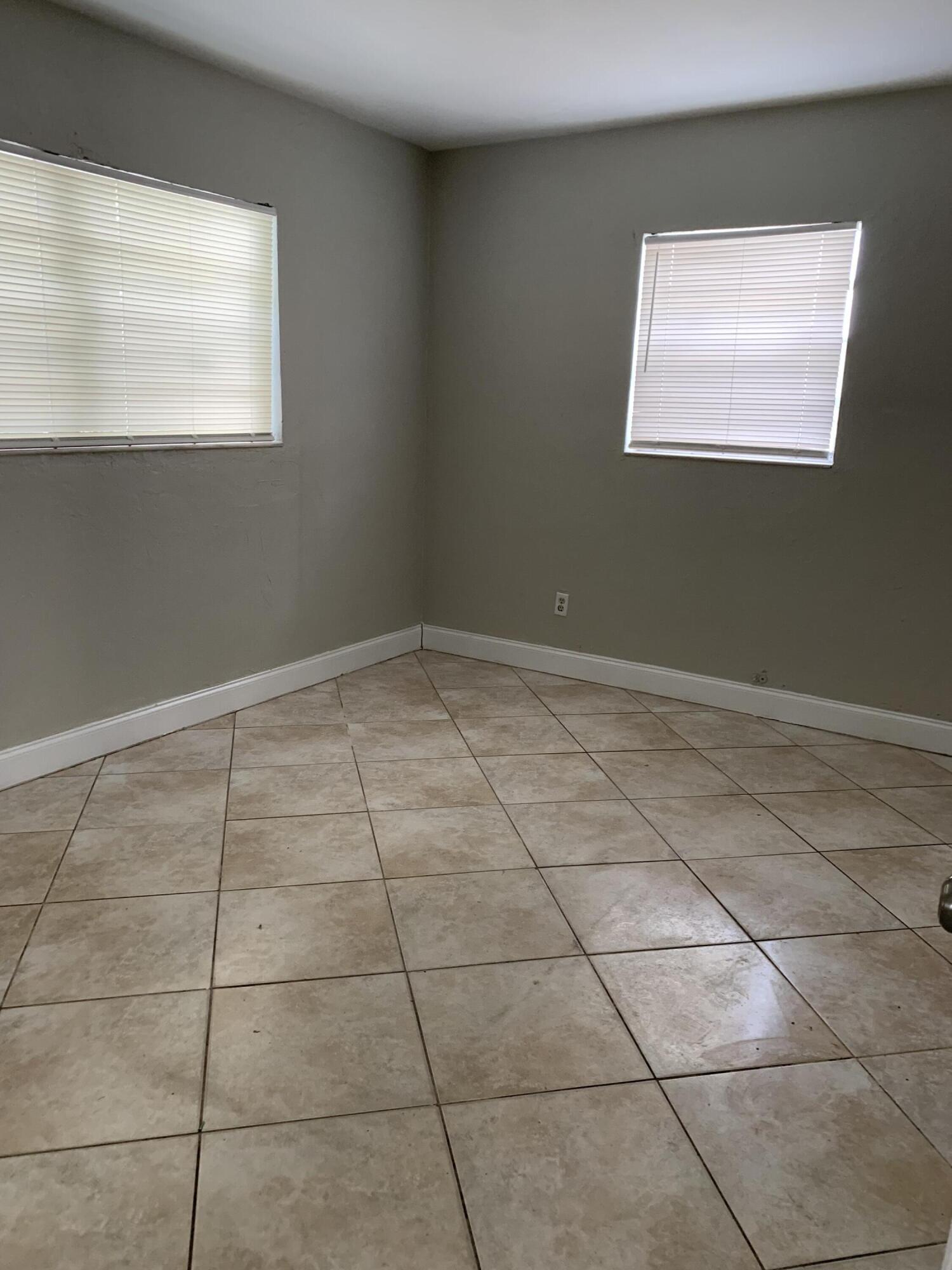 BROWARD ESTATES SEC 2 - Residential