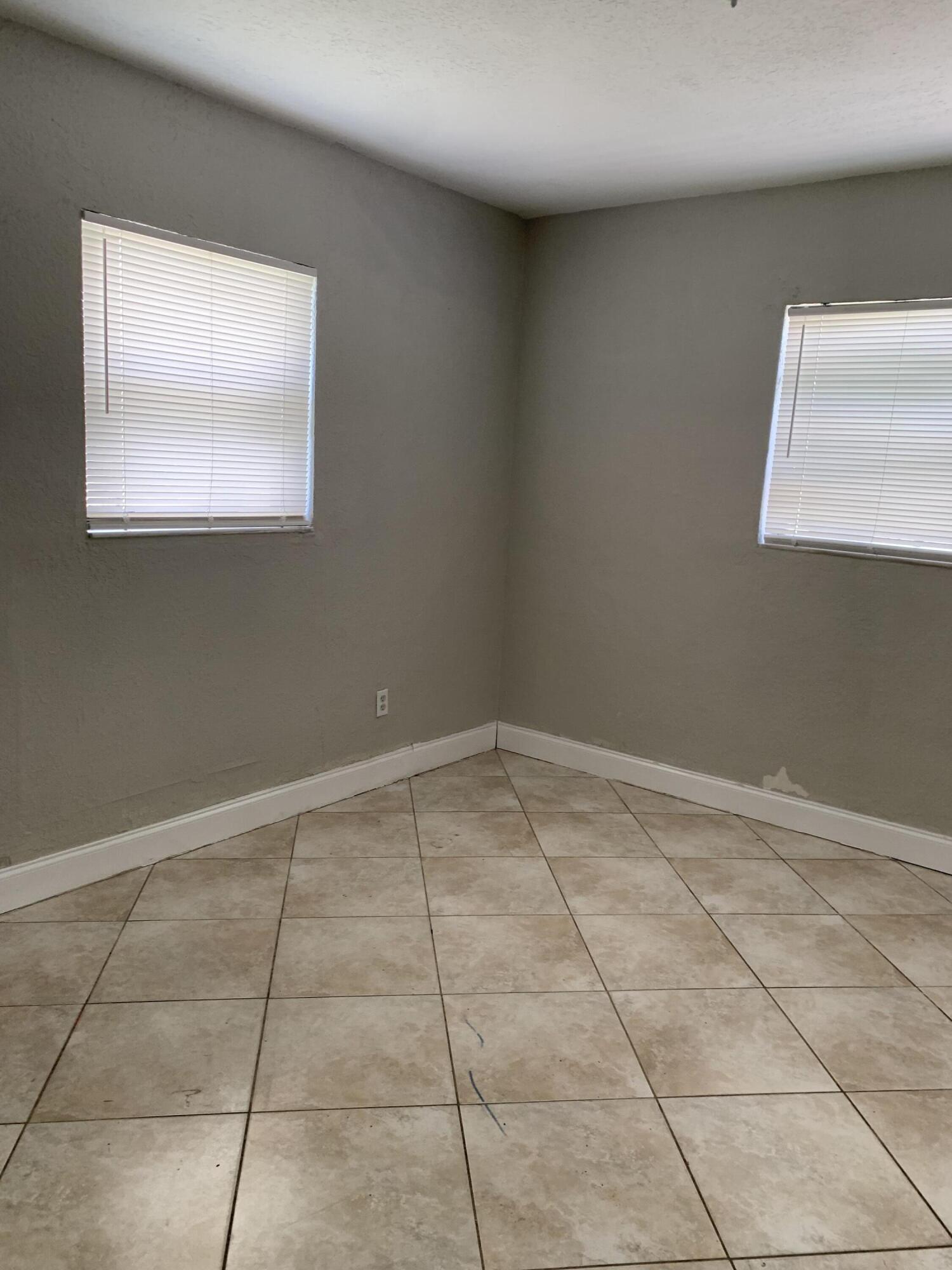 BROWARD ESTATES SEC 2 - Residential