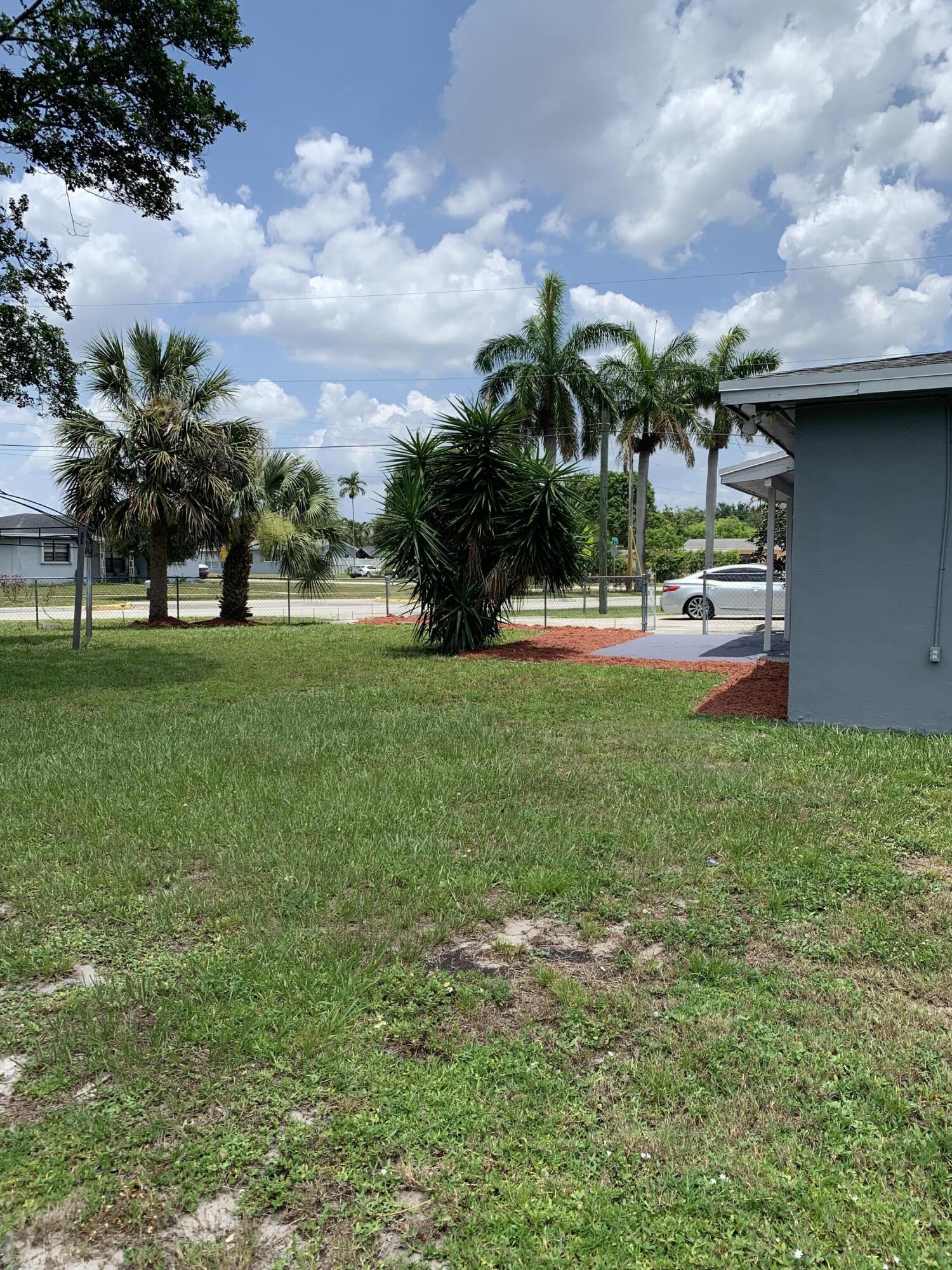 BROWARD ESTATES SEC 2 - Residential