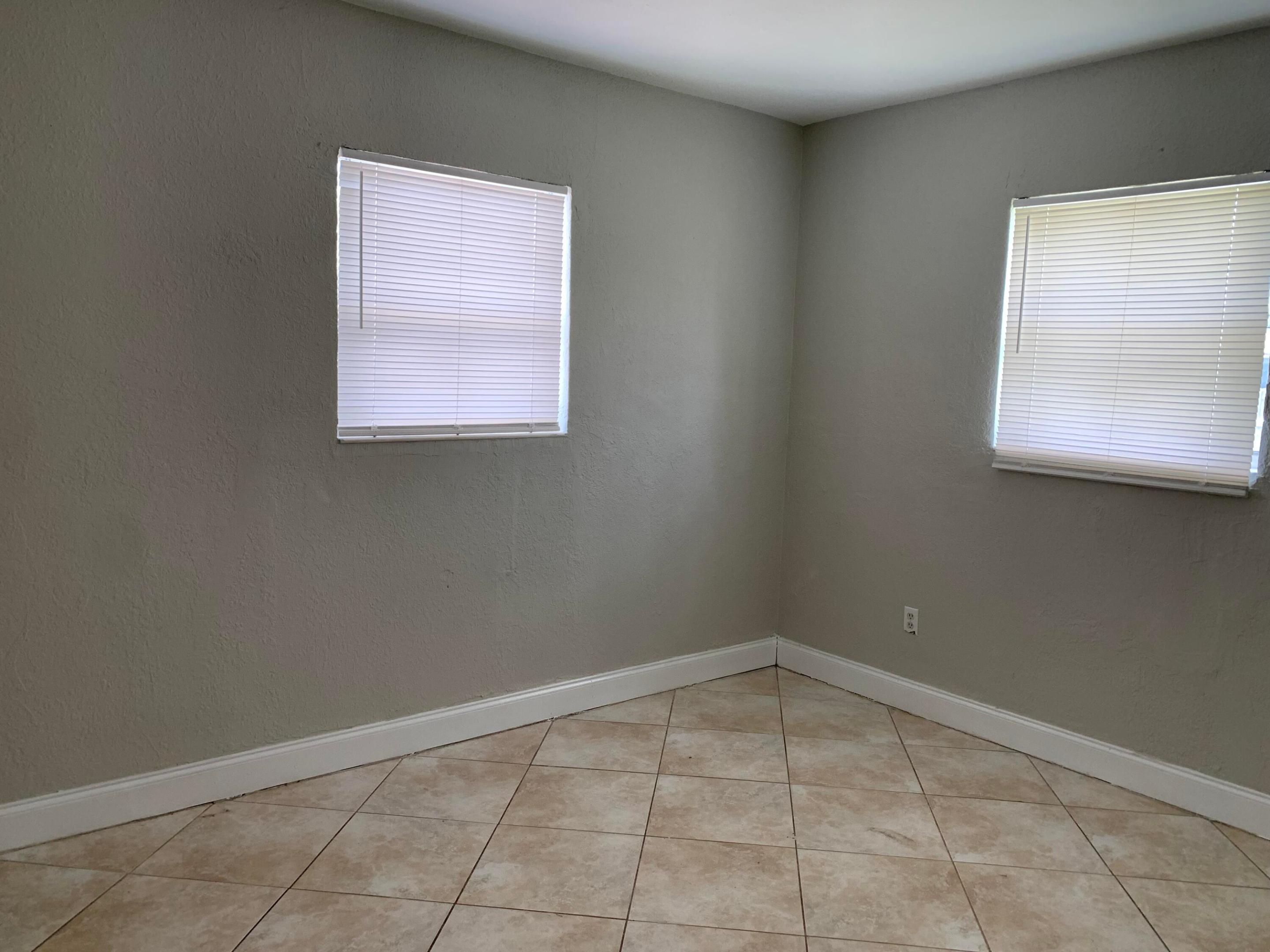 BROWARD ESTATES SEC 2 - Residential