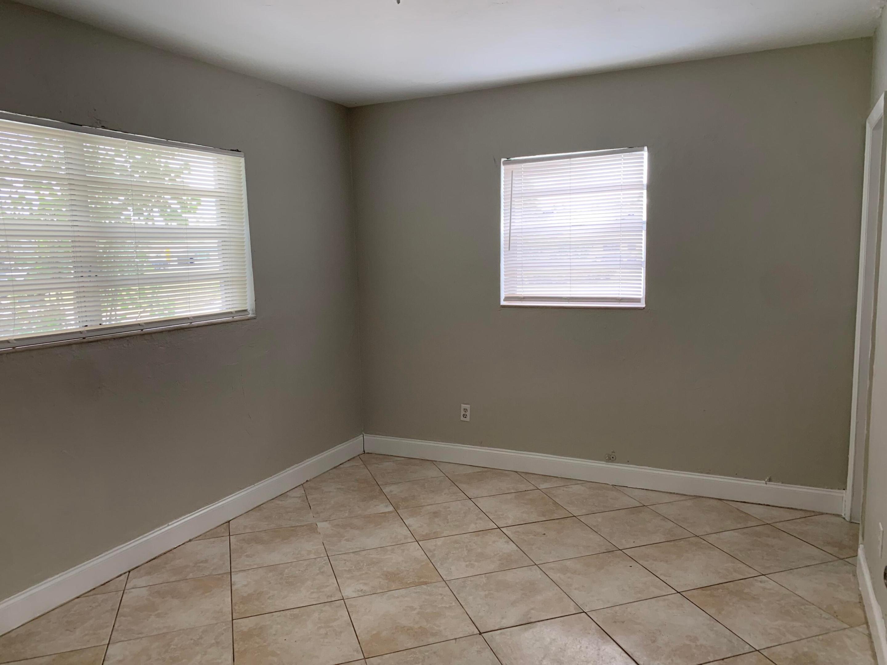 BROWARD ESTATES SEC 2 - Residential