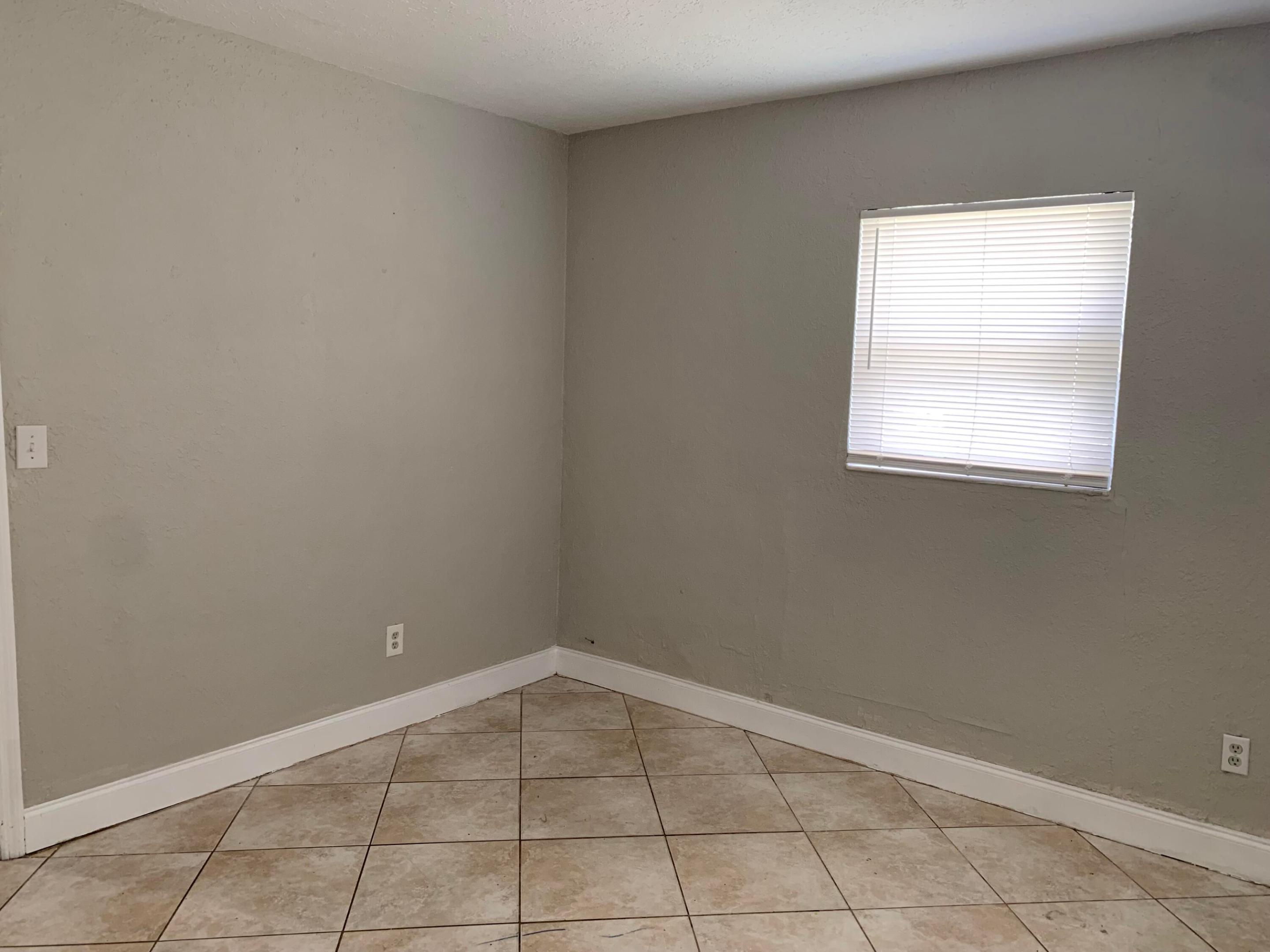 BROWARD ESTATES SEC 2 - Residential