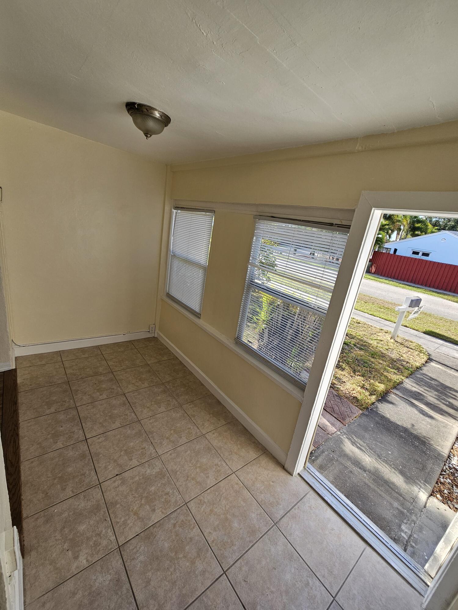 LANTANA POINT - Residential Lease