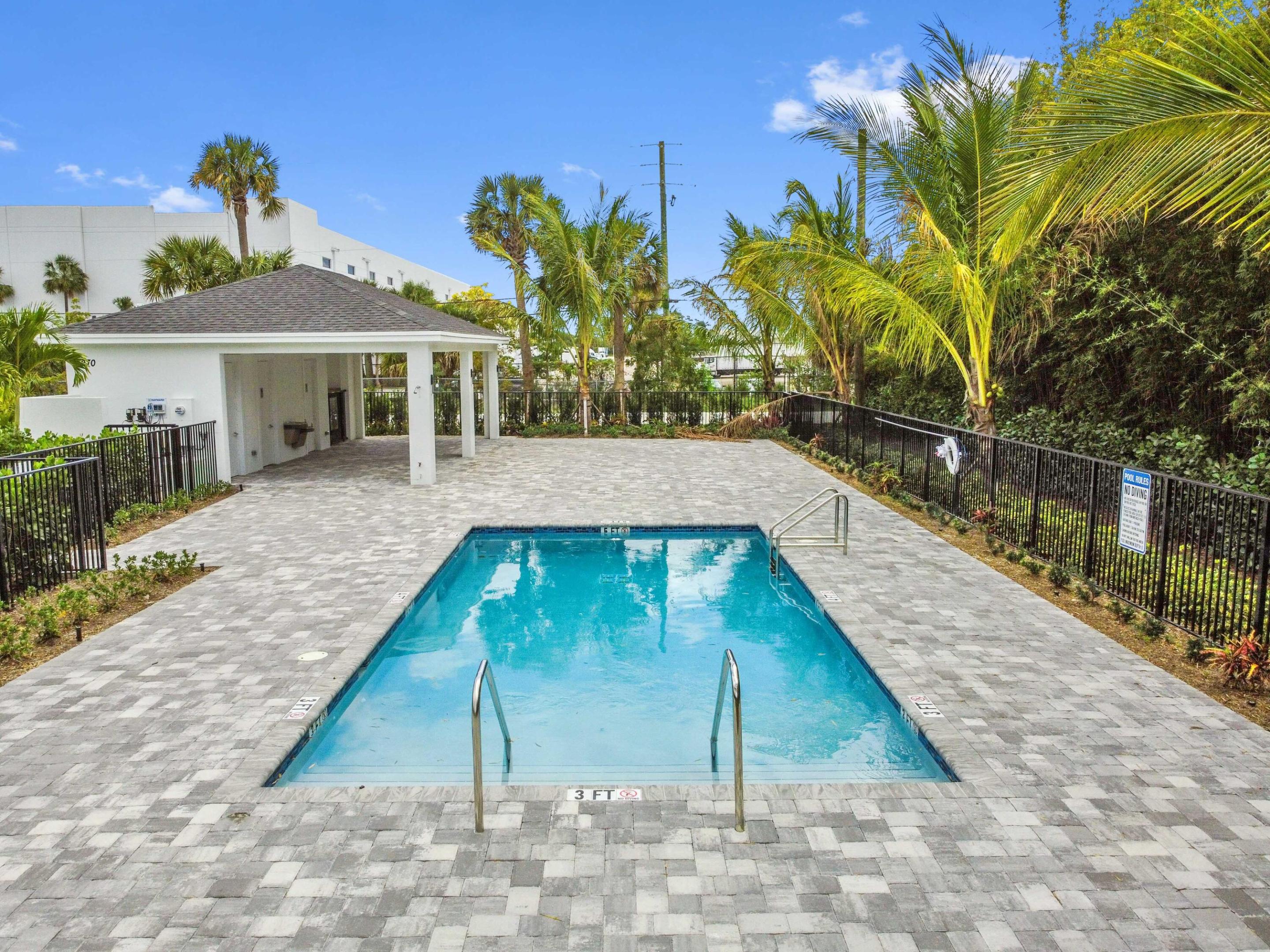SYMPHONY PLACE - Residential