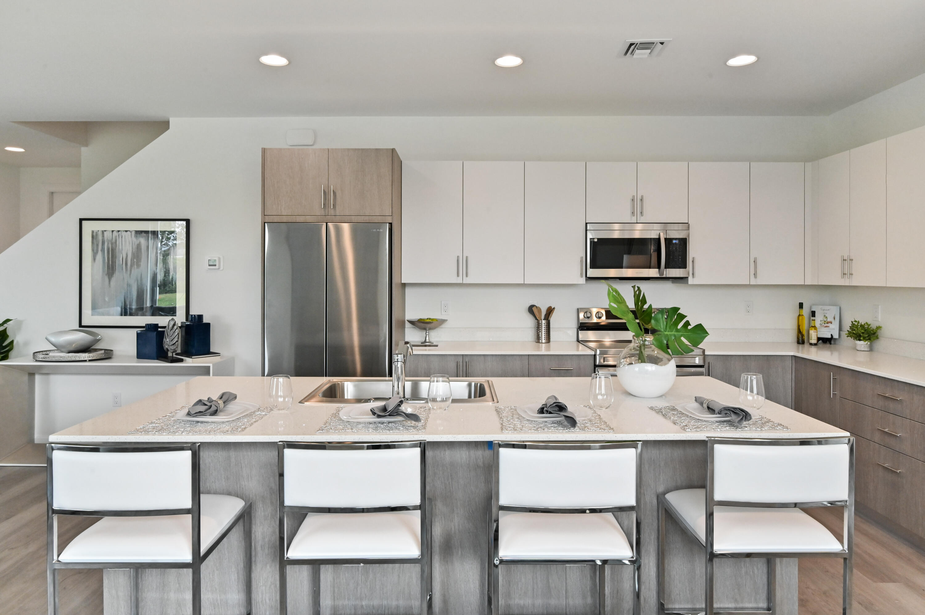 SYMPHONY PLACE - Residential