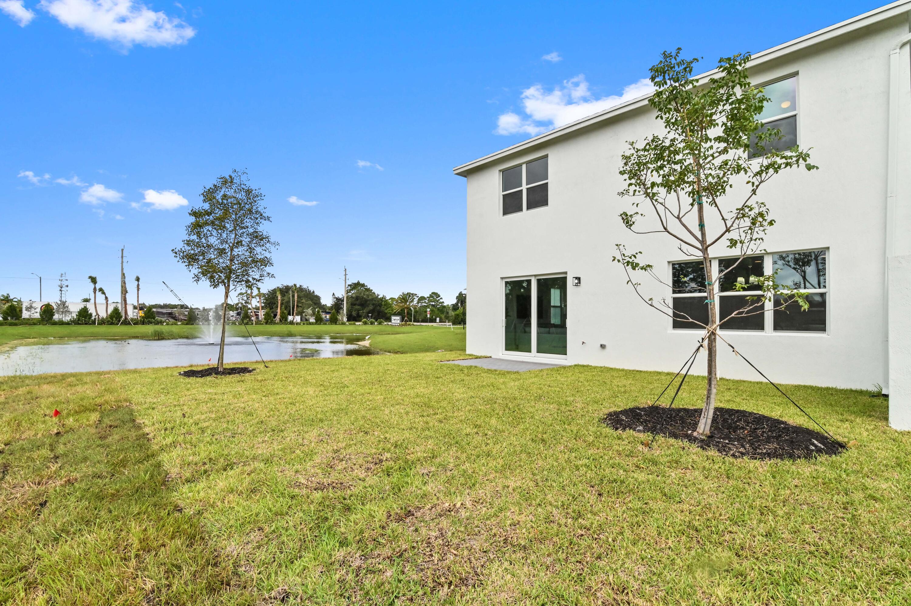SYMPHONY PLACE - Residential